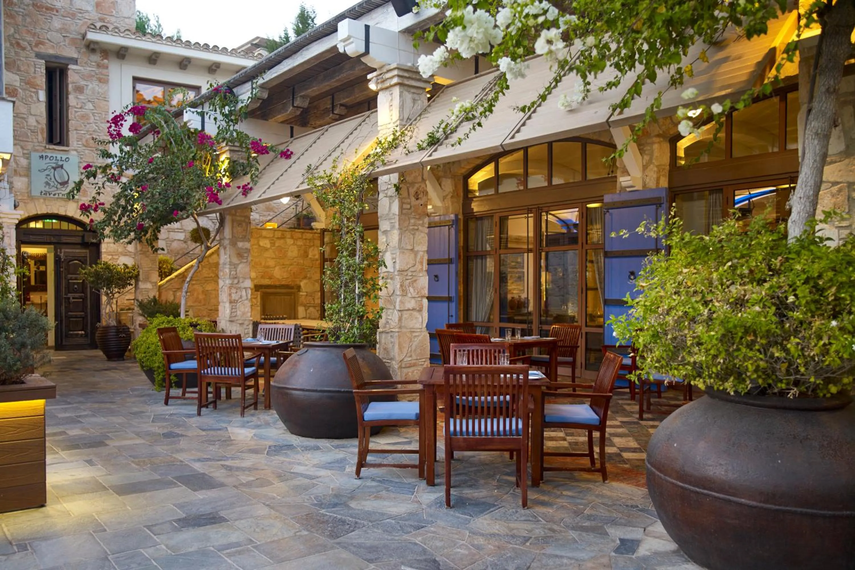 Patio in Columbia Beach Resort