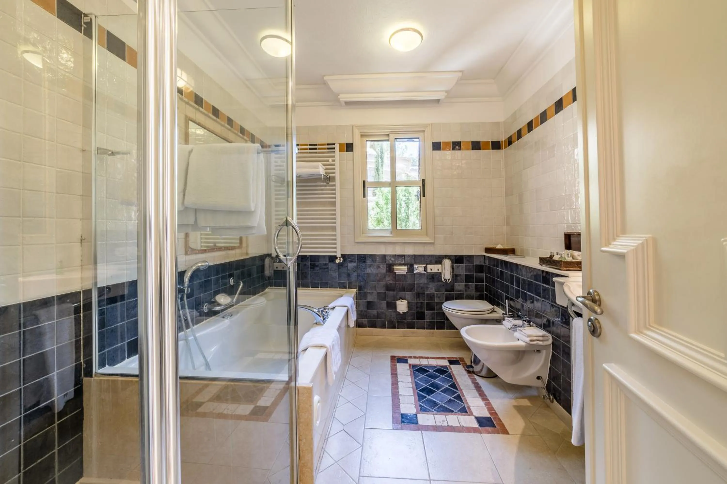 Bathroom in Columbia Beach Resort