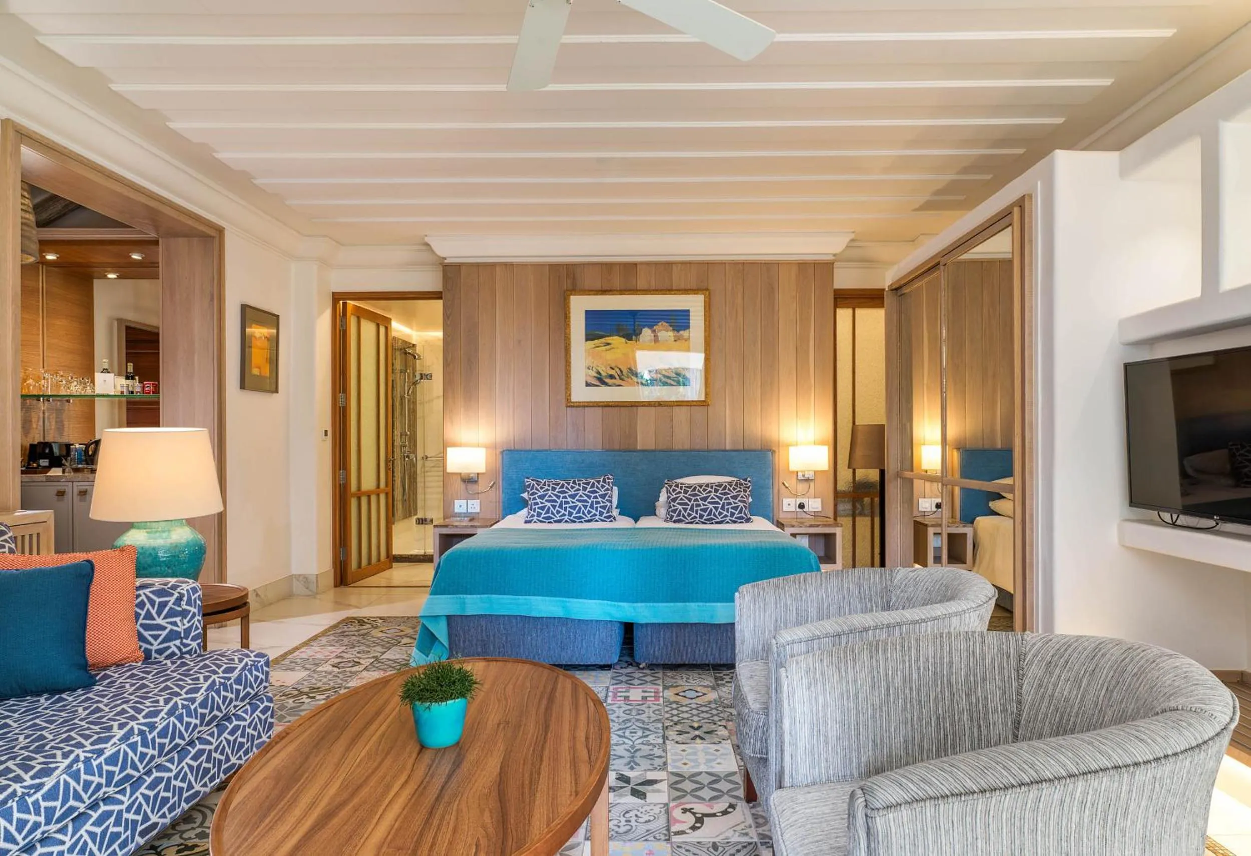 Bed in Columbia Beach Resort