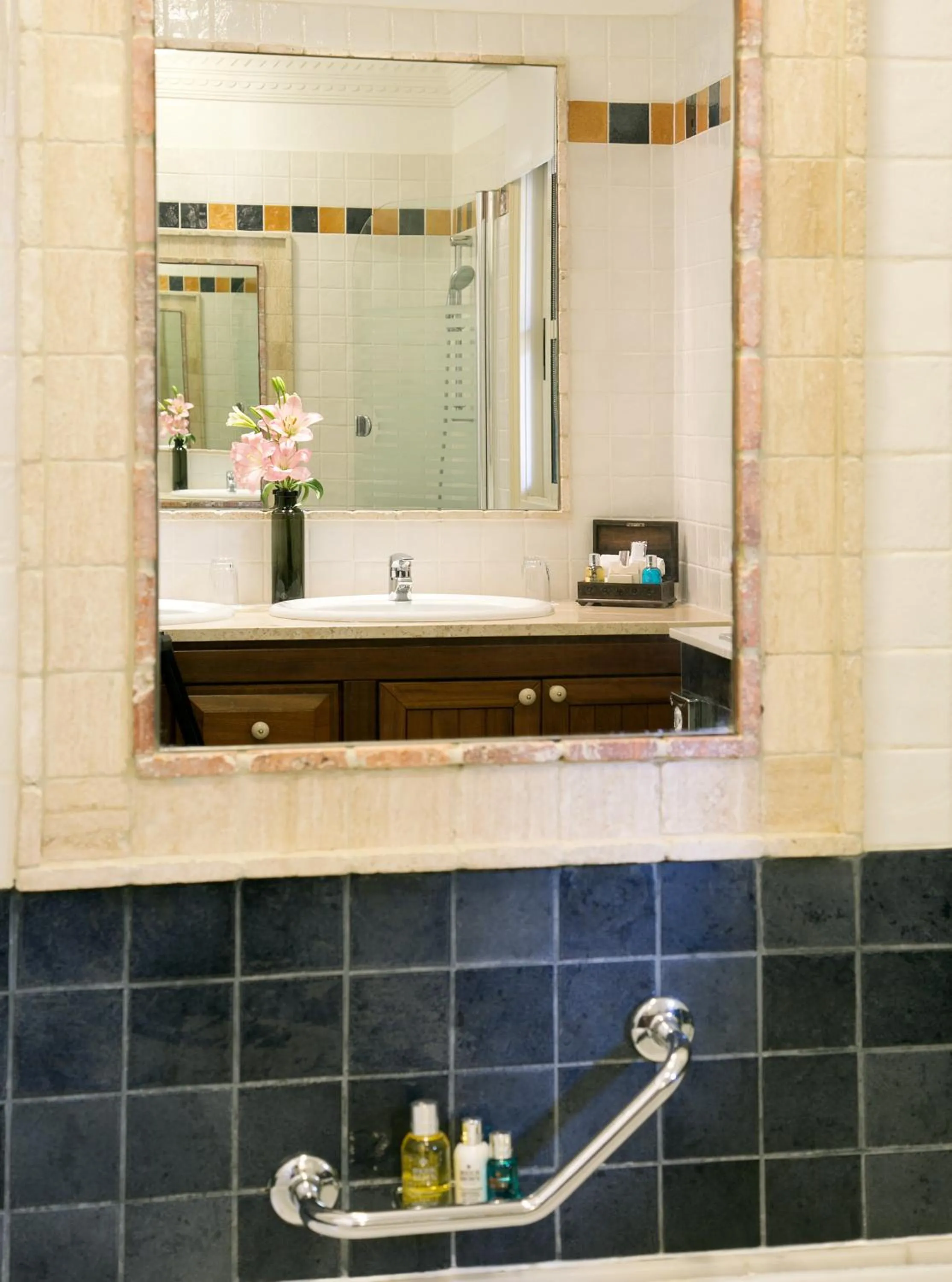 Bathroom in Columbia Beach Resort
