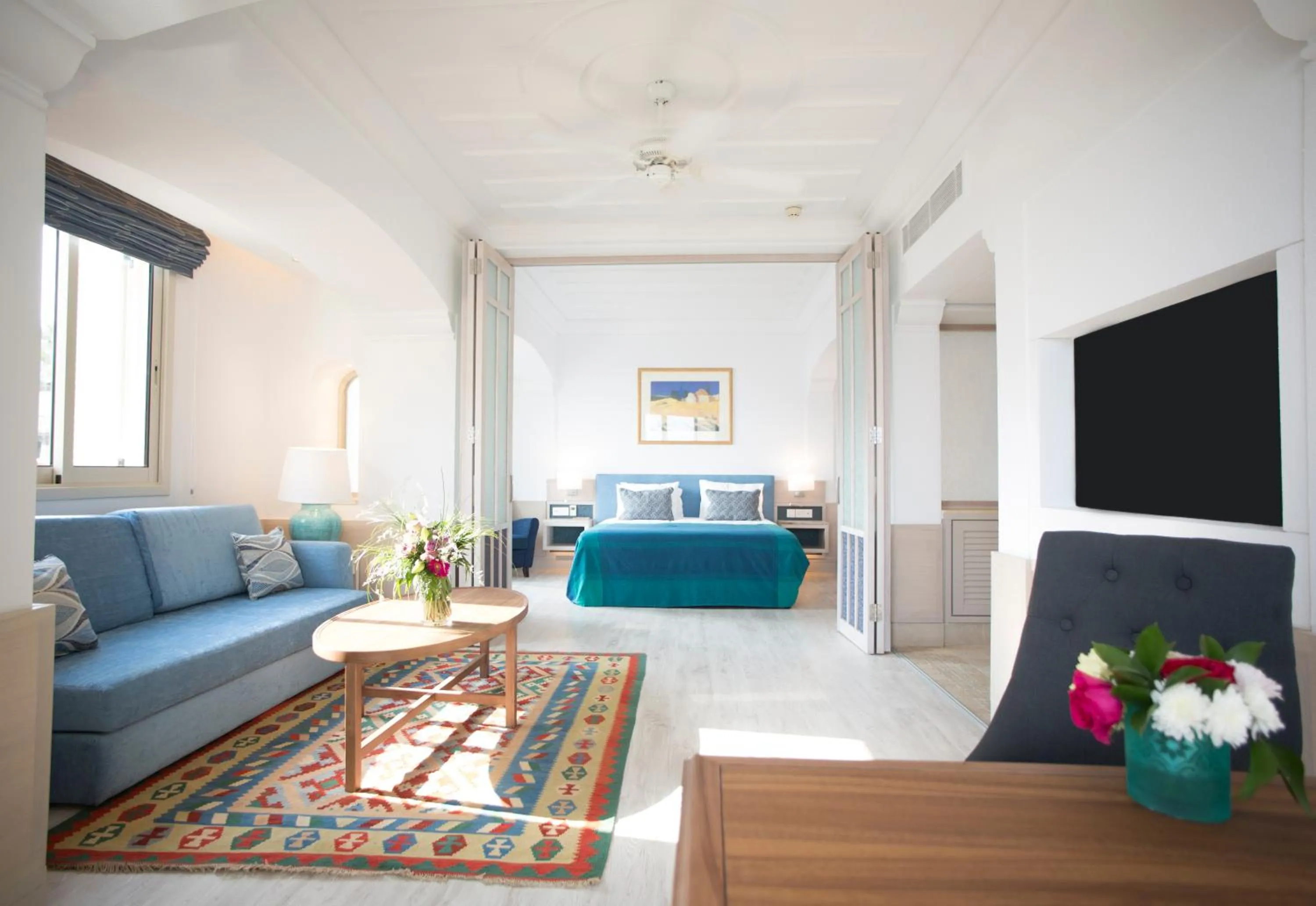 Photo of the whole room in Columbia Beach Resort