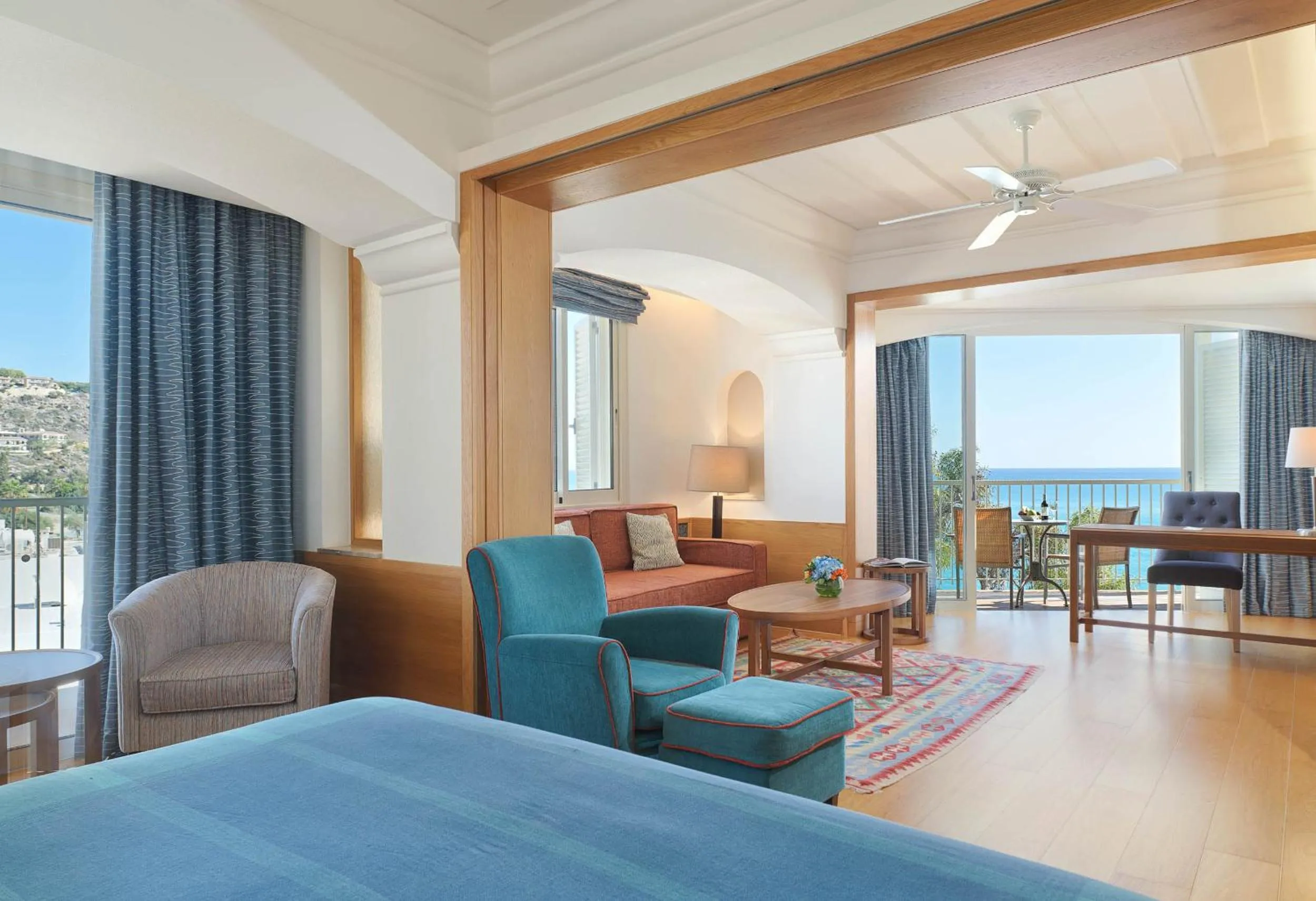 Living room in Columbia Beach Resort