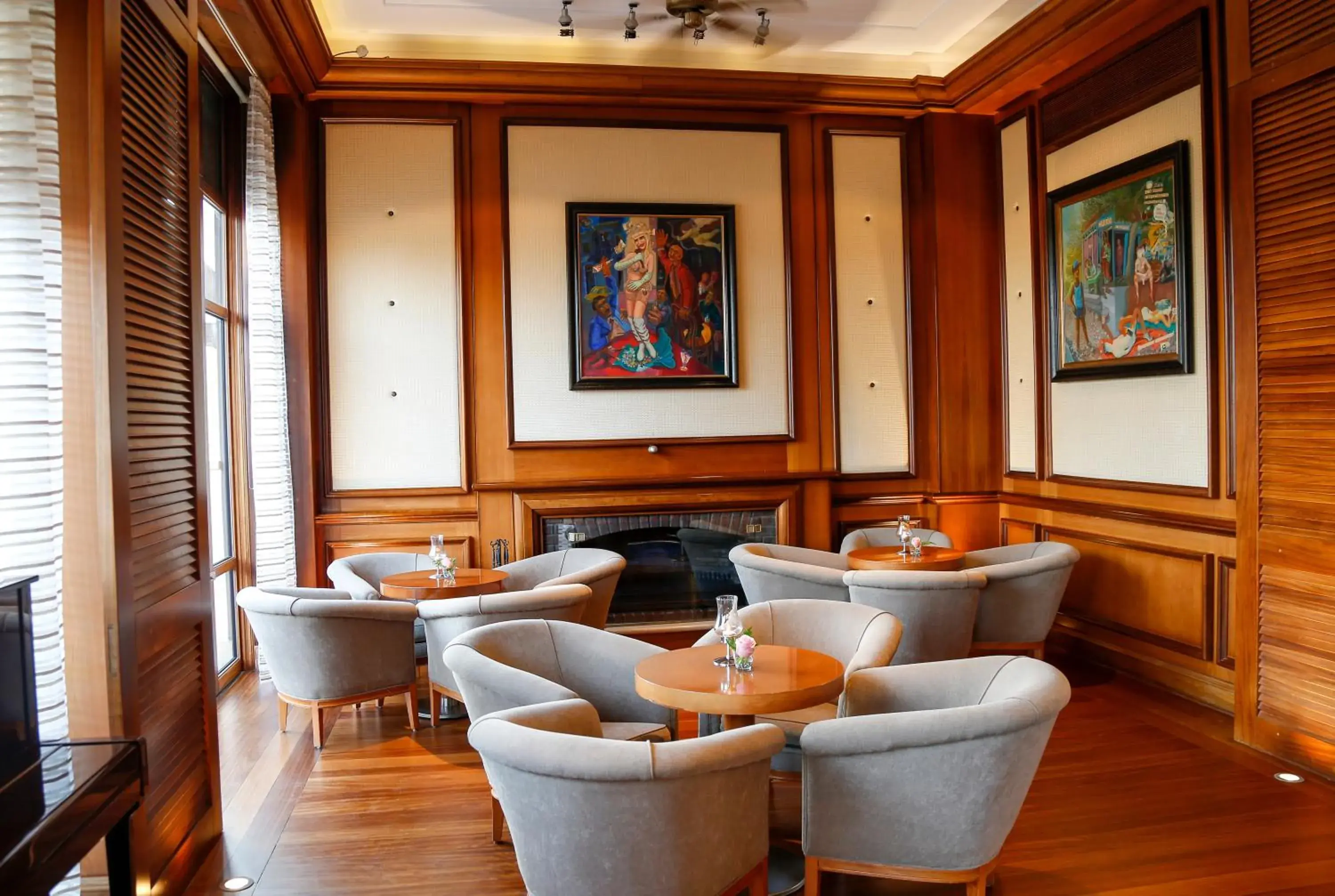 Lounge or bar in Columbia Beach Resort Lounge or bar in Columbia Beach Resort