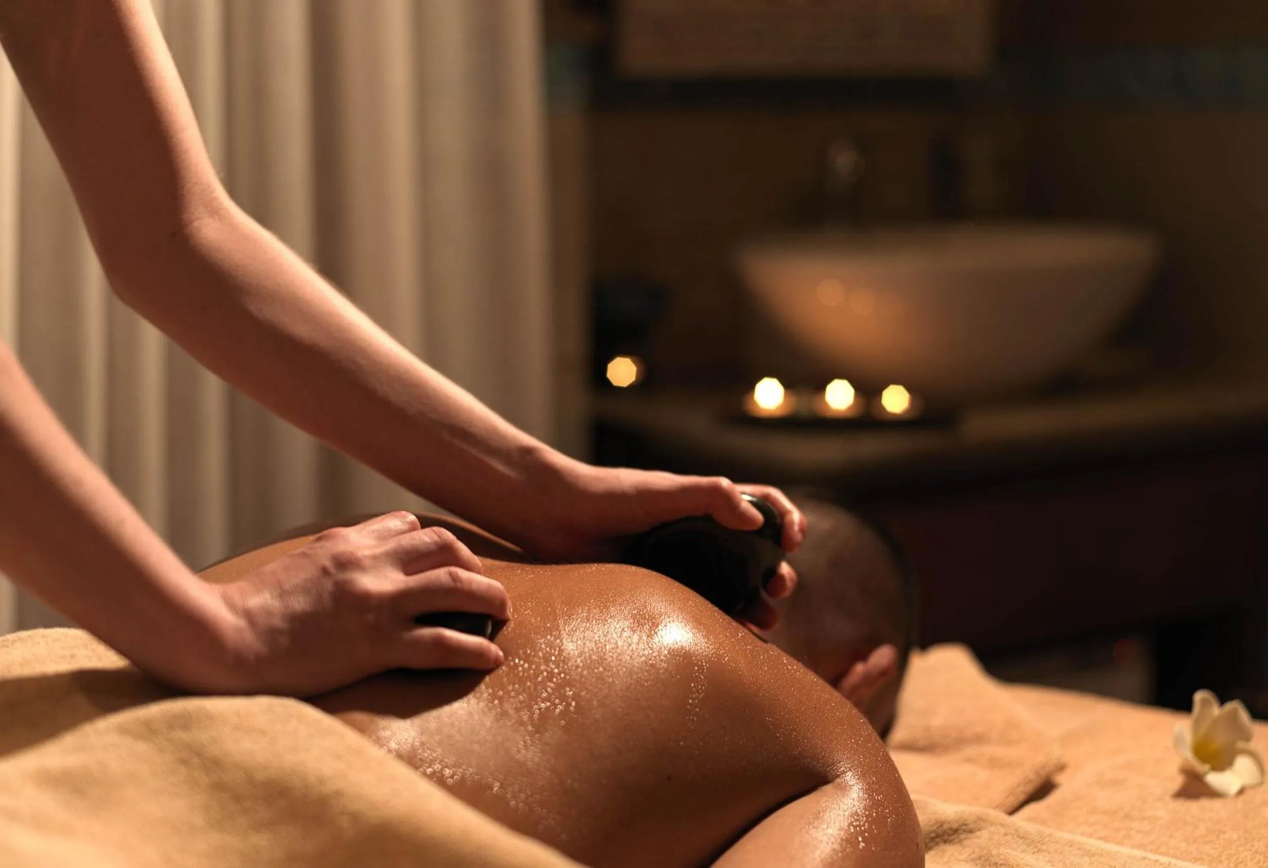 Massage in Columbia Beach Resort