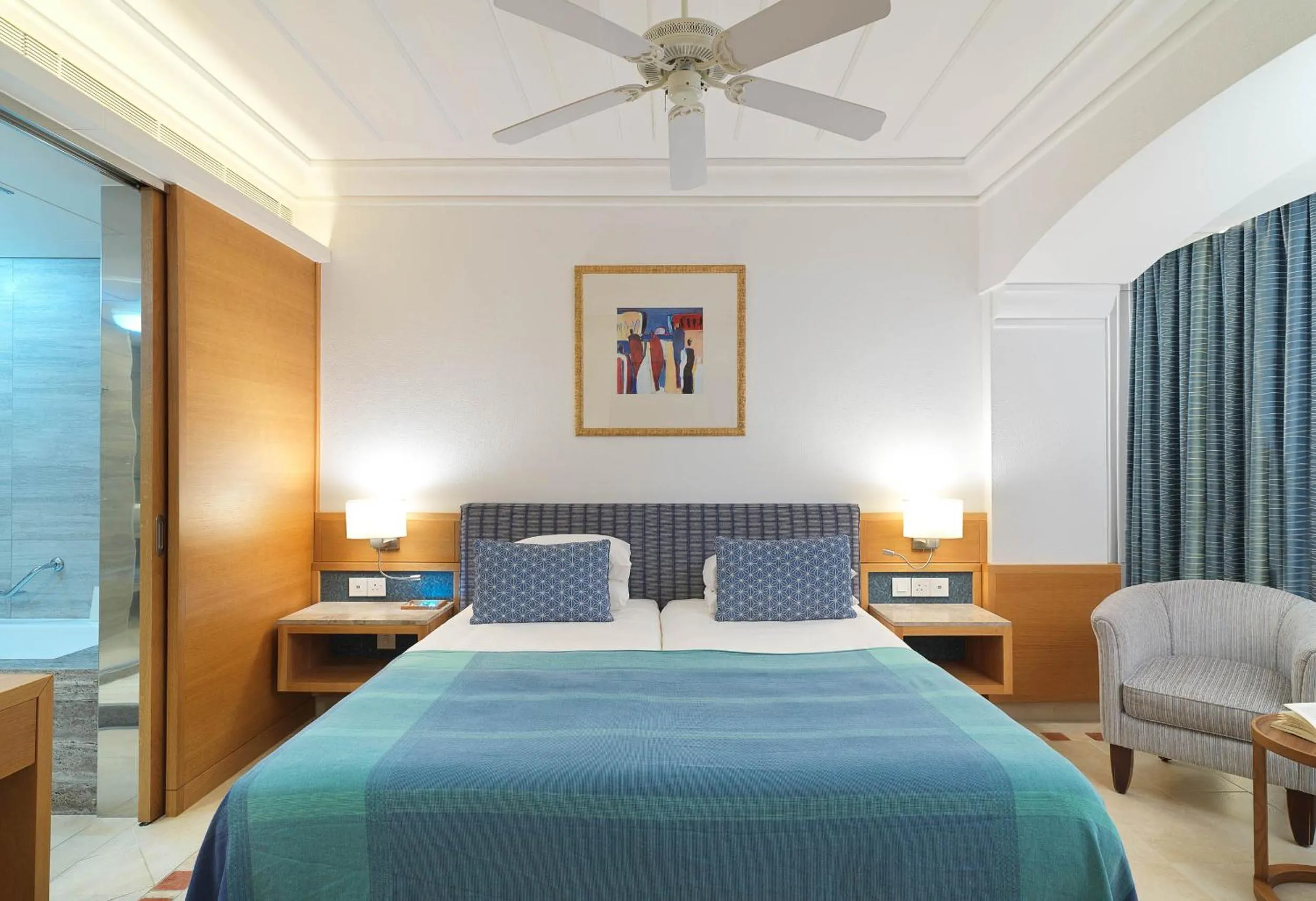 Bed in Columbia Beach Resort