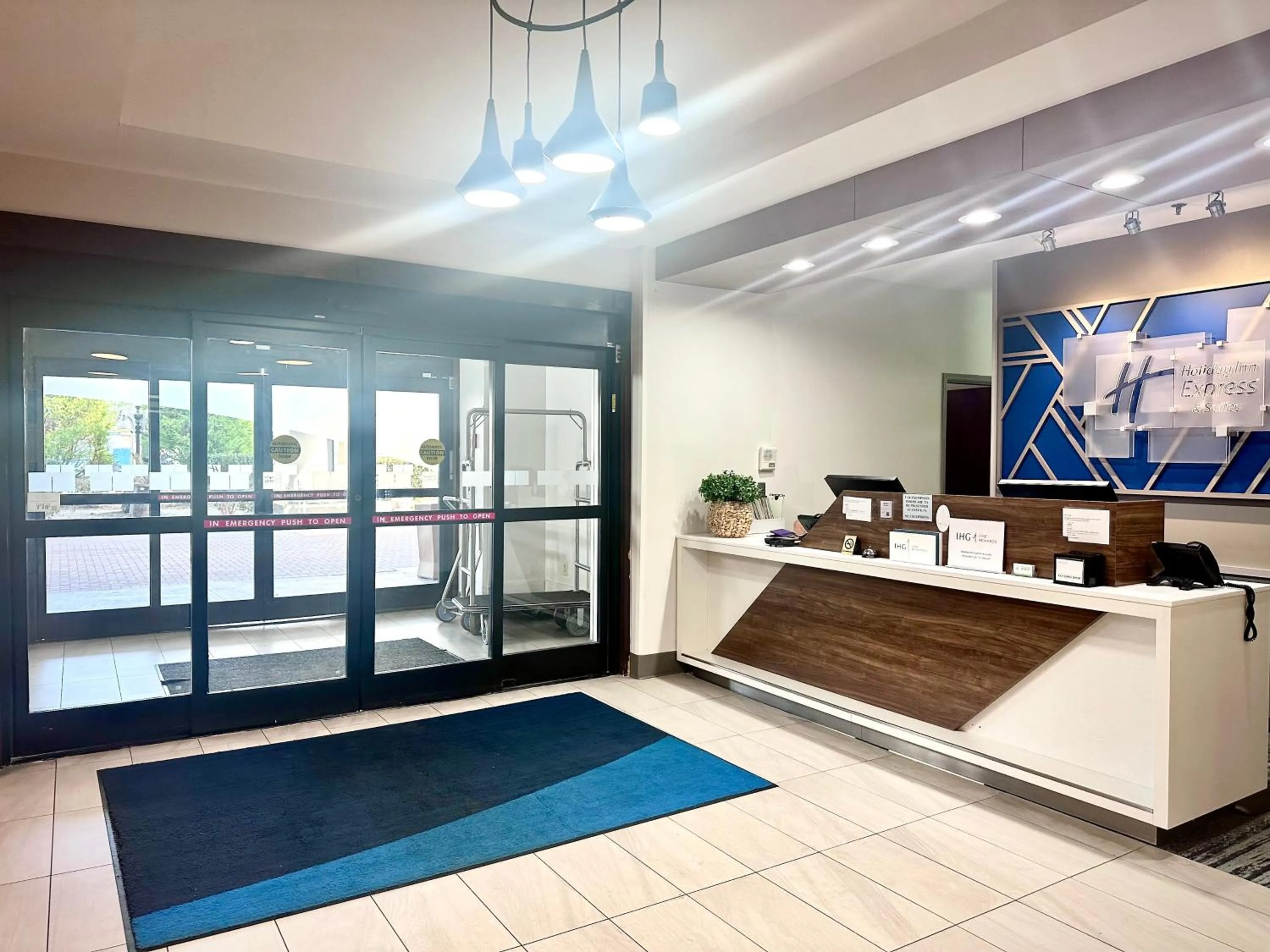 Facade/entrance in Holiday Inn Express Hotel & Suites Hinesville by IHG