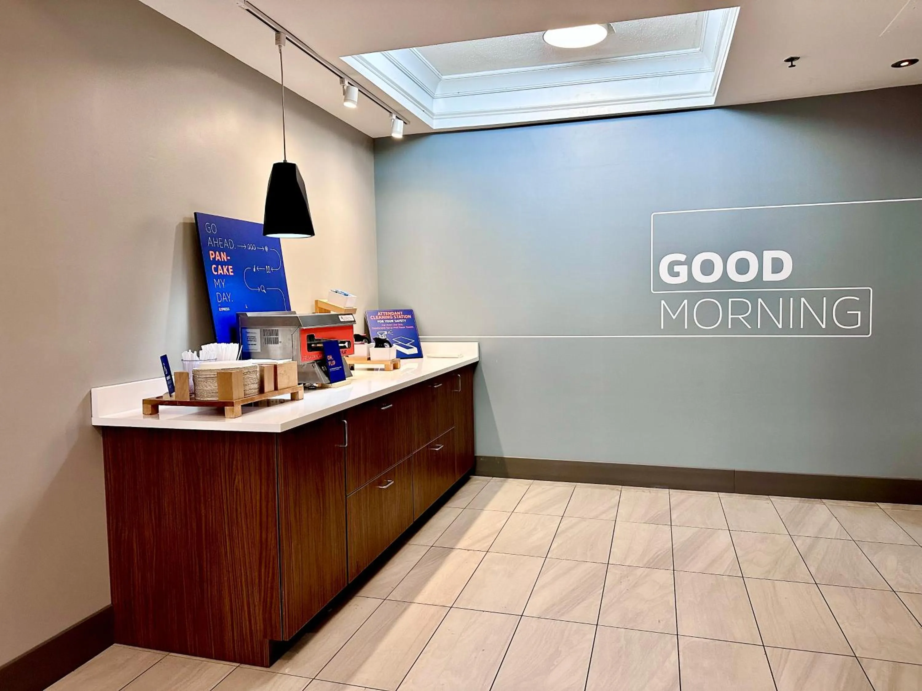 Breakfast in Holiday Inn Express Hotel & Suites Hinesville by IHG