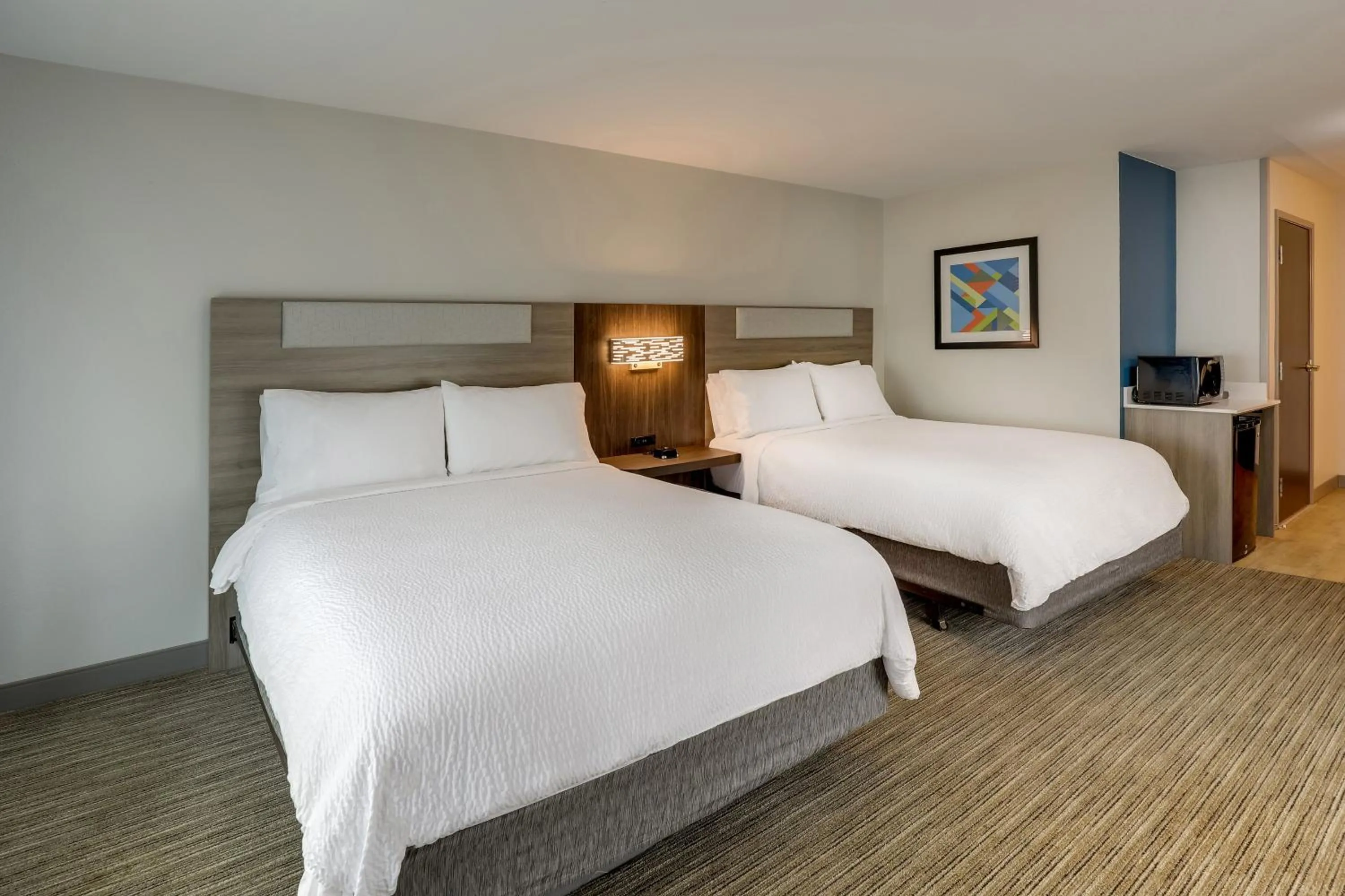 Photo of the whole room, Bed in Holiday Inn Express Hotel & Suites Hinesville by IHG