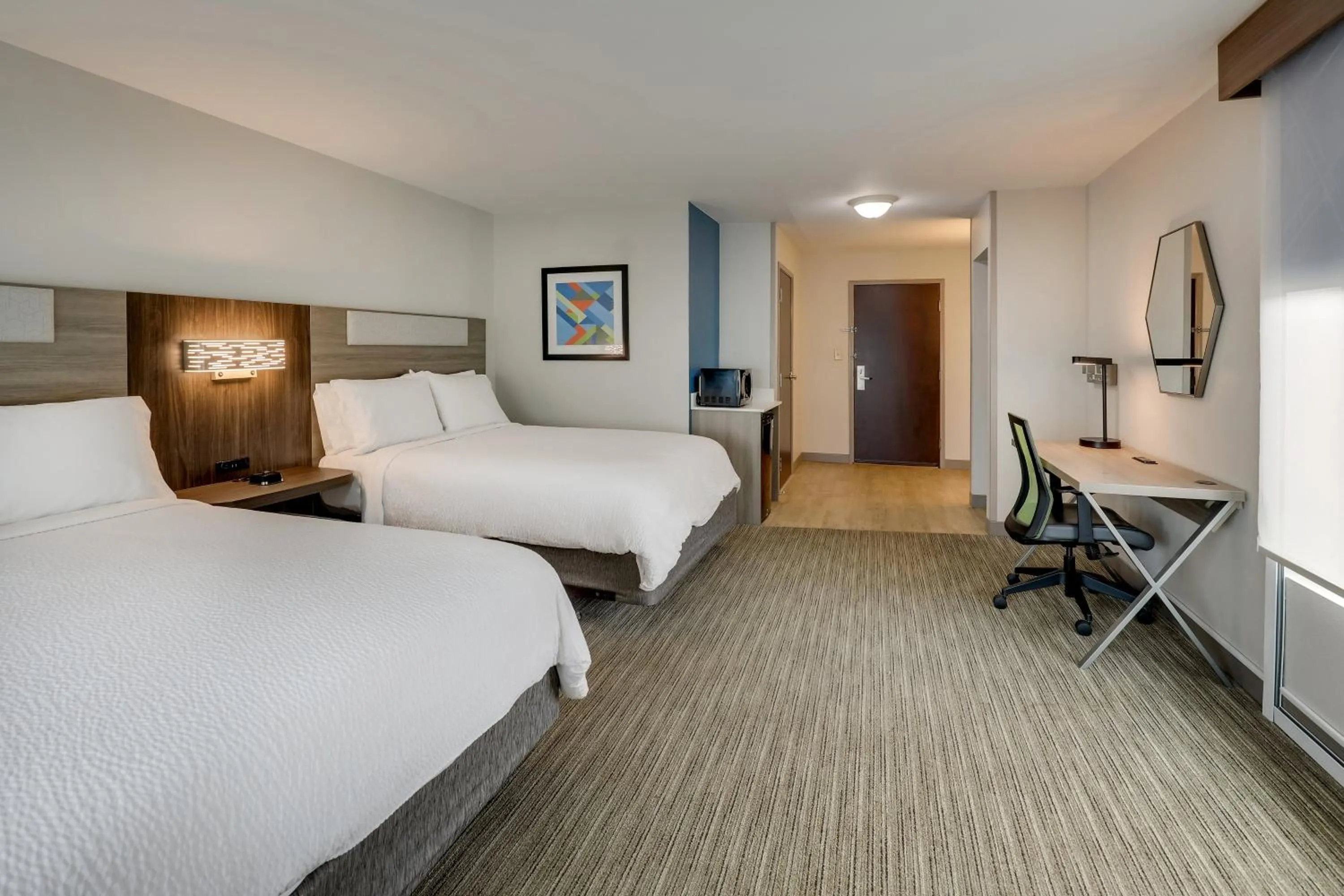Photo of the whole room, Bed in Holiday Inn Express Hotel & Suites Hinesville by IHG