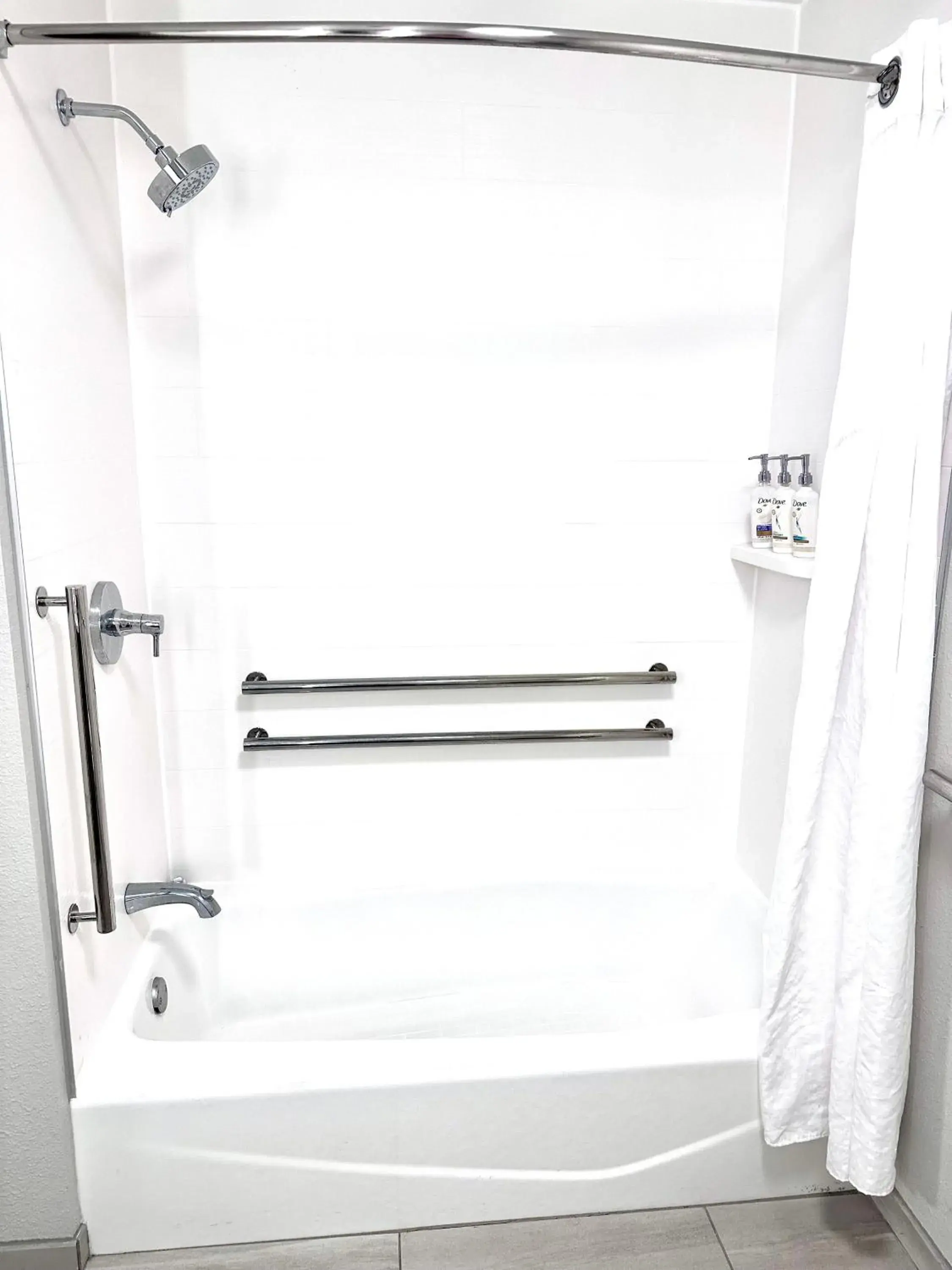 Bathroom in Holiday Inn Express Hotel & Suites Hinesville by IHG Bathroom in Holiday Inn Express Hotel & Suites Hinesville by IHG