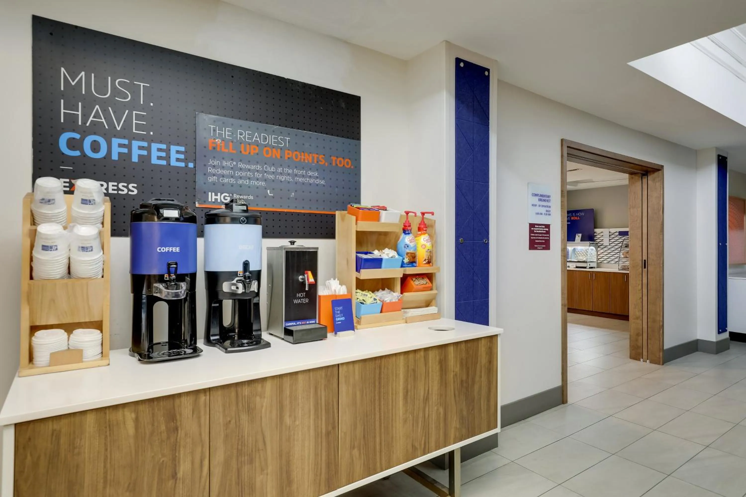 Lobby or reception in Holiday Inn Express Hotel & Suites Hinesville by IHG