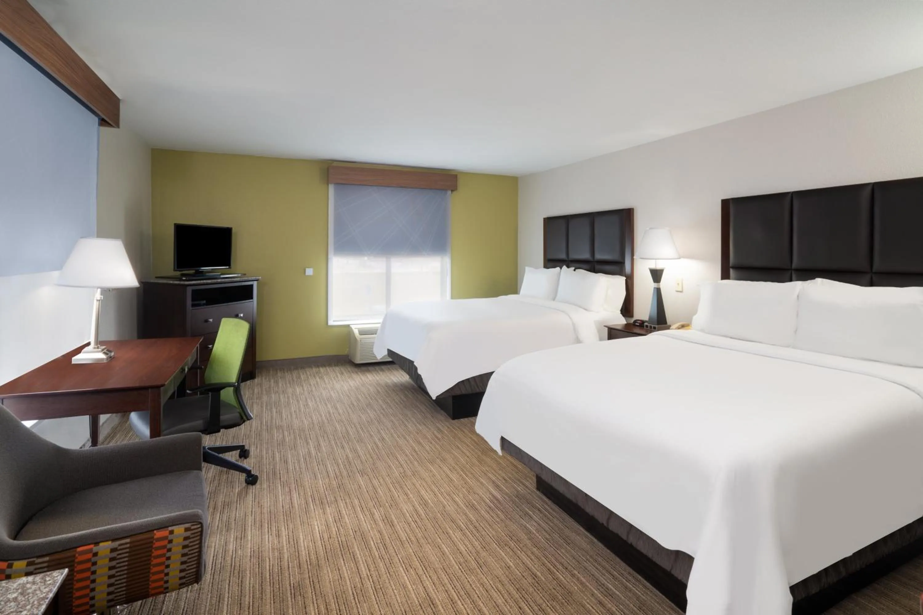 Photo of the whole room, Bed in Holiday Inn Express Hotel & Suites Hinesville by IHG
