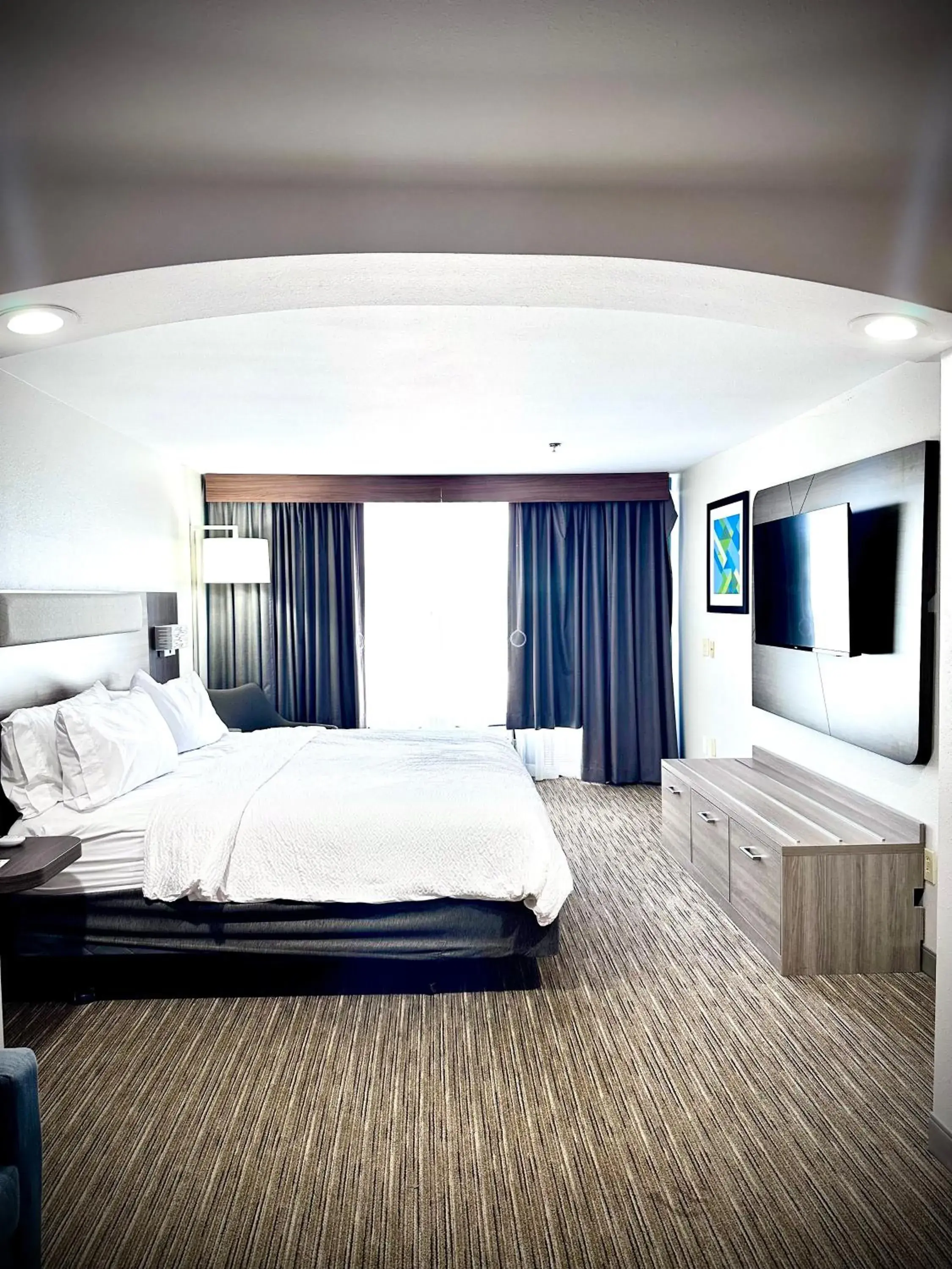 Bed in Holiday Inn Express Hotel & Suites Hinesville by IHG Bed in Holiday Inn Express Hotel & Suites Hinesville by IHG