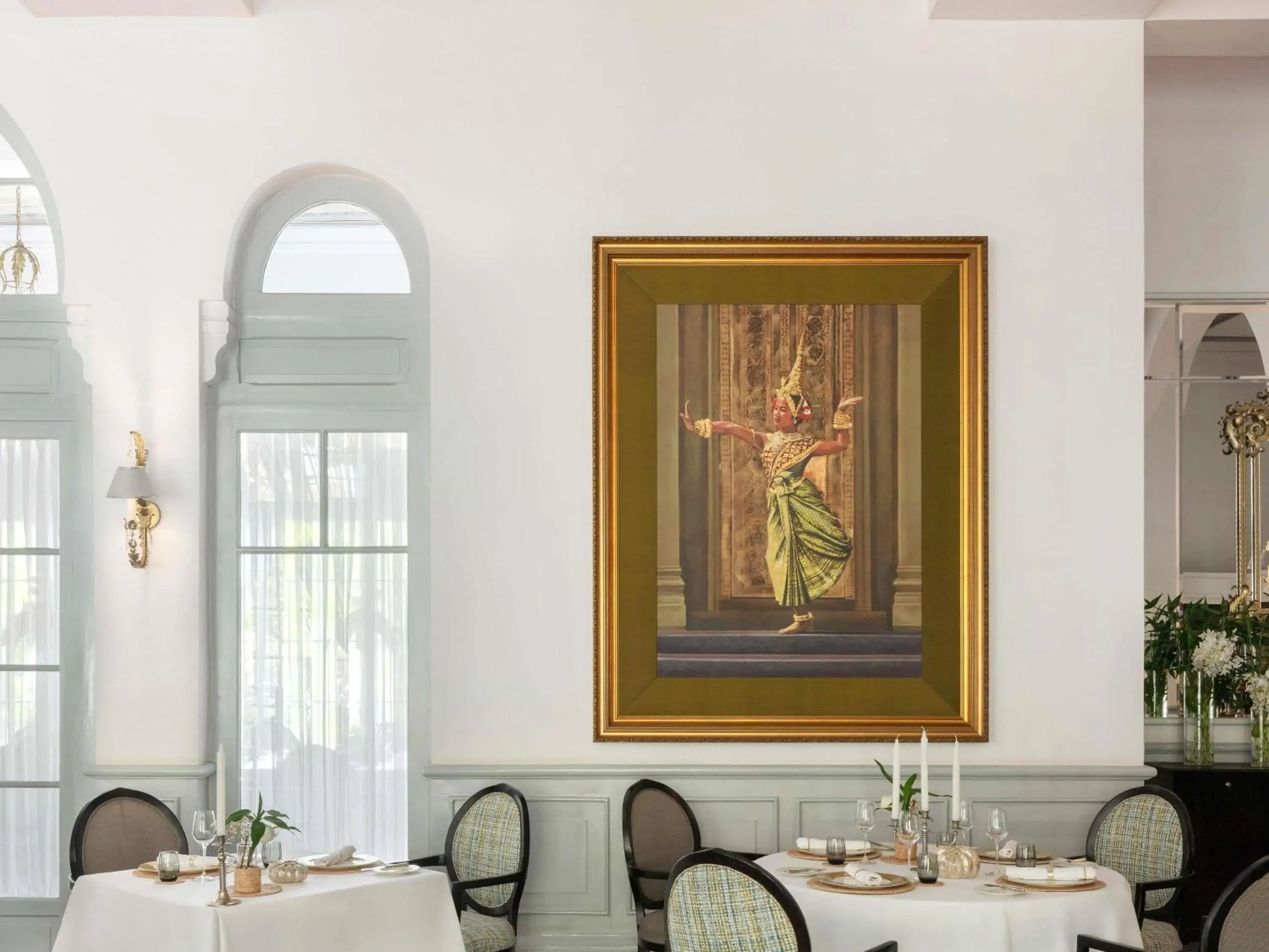 Restaurant/places to eat in Raffles Hotel Le Royal Restaurant/places to eat in Raffles Hotel Le Royal