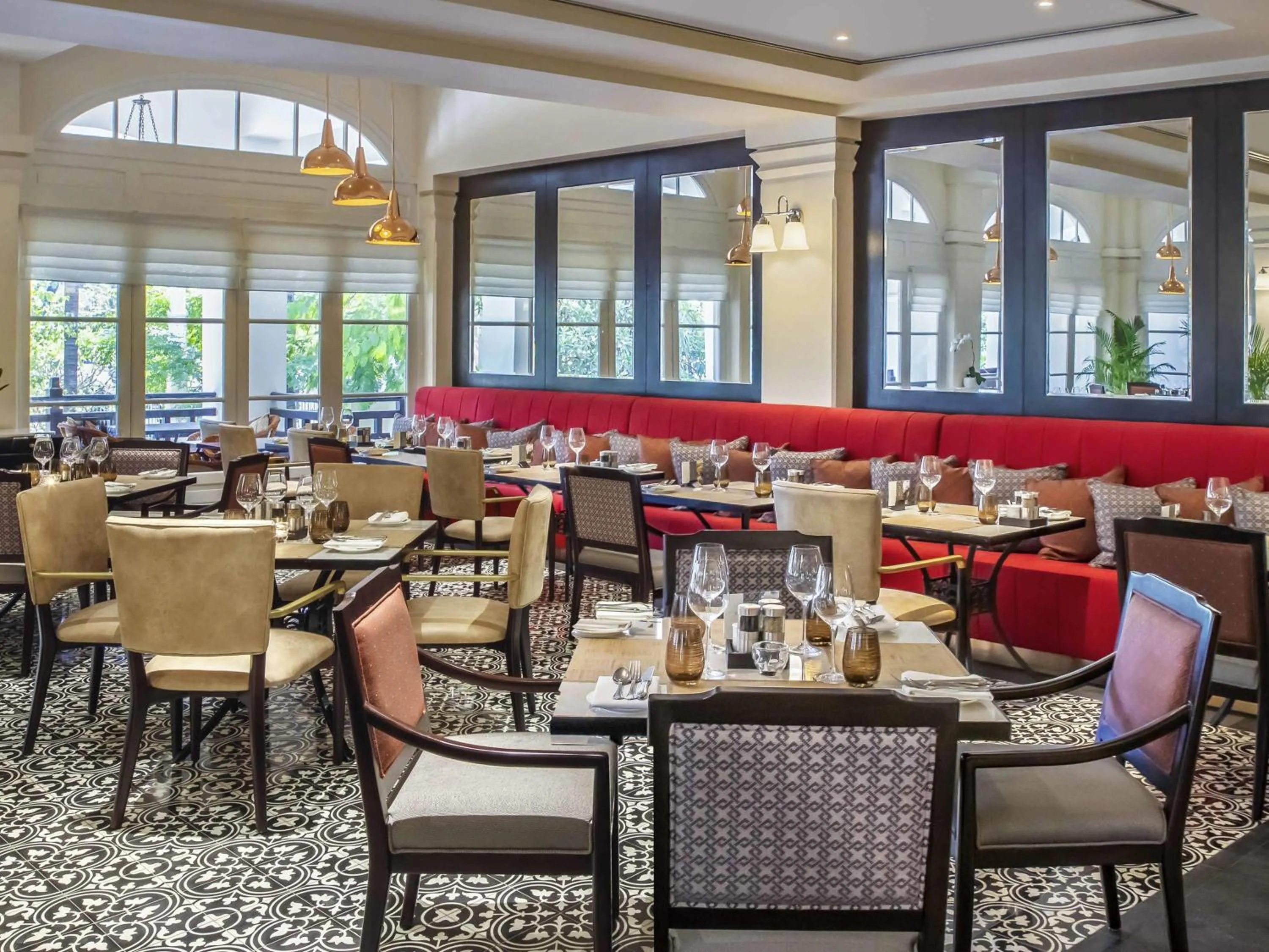 Restaurant/places to eat in Raffles Hotel Le Royal