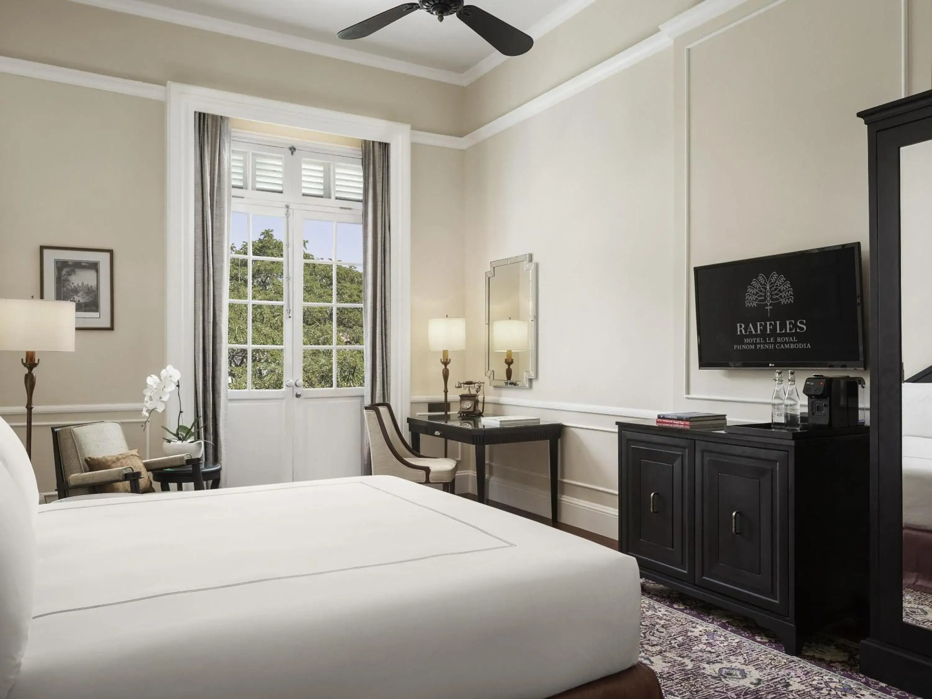 Bedroom, Bed in Raffles Hotel Le Royal Bedroom, Bed in Raffles Hotel Le Royal