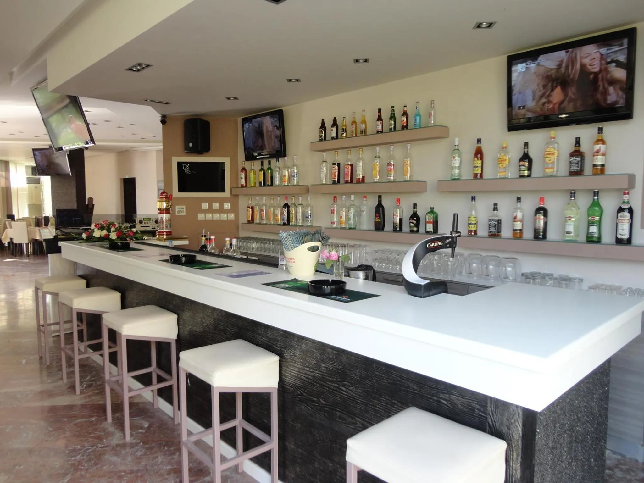Lounge or bar in Morfeas Hotel