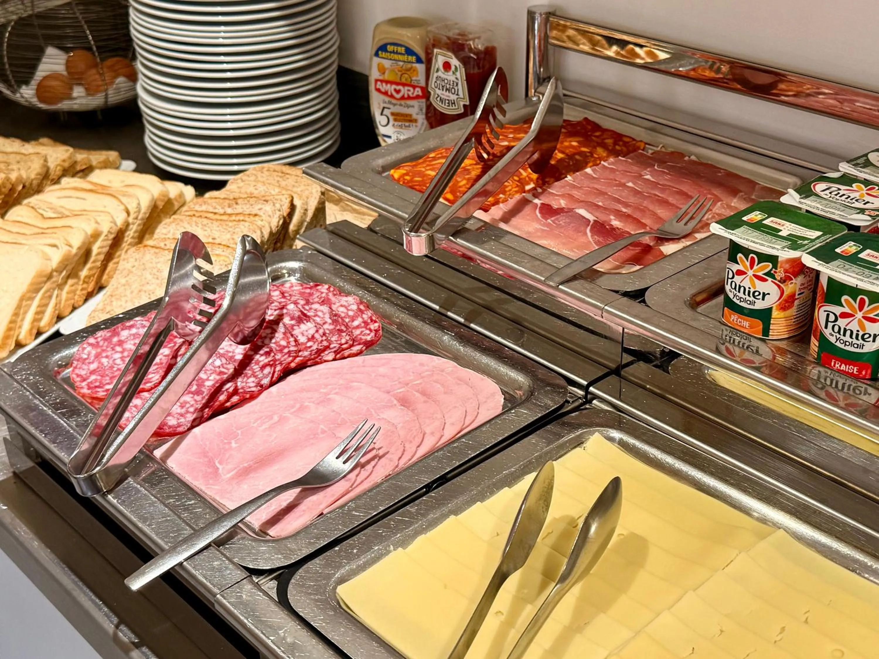 Food and drinks in Hotel Alhambra