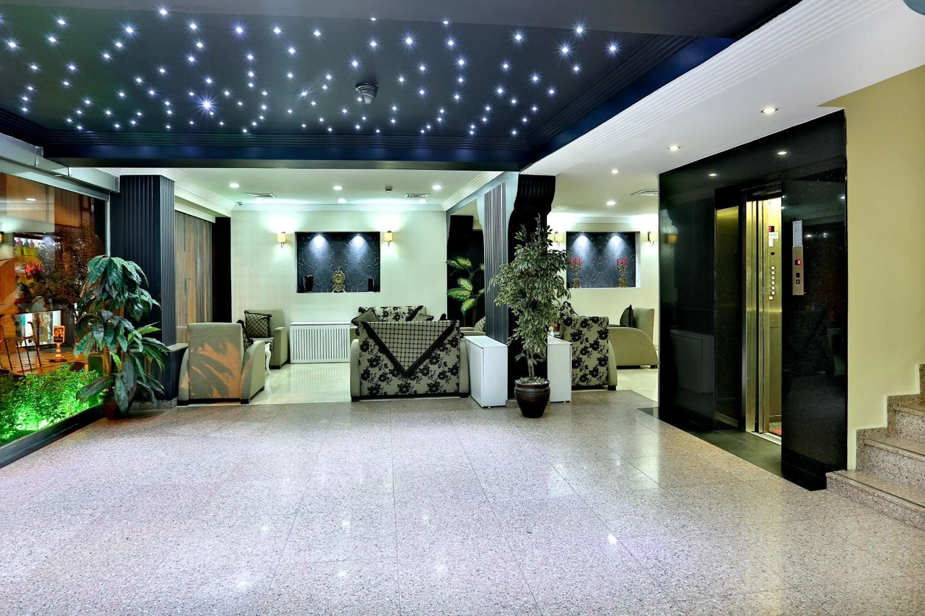 Facade/entrance in Budo Hotel