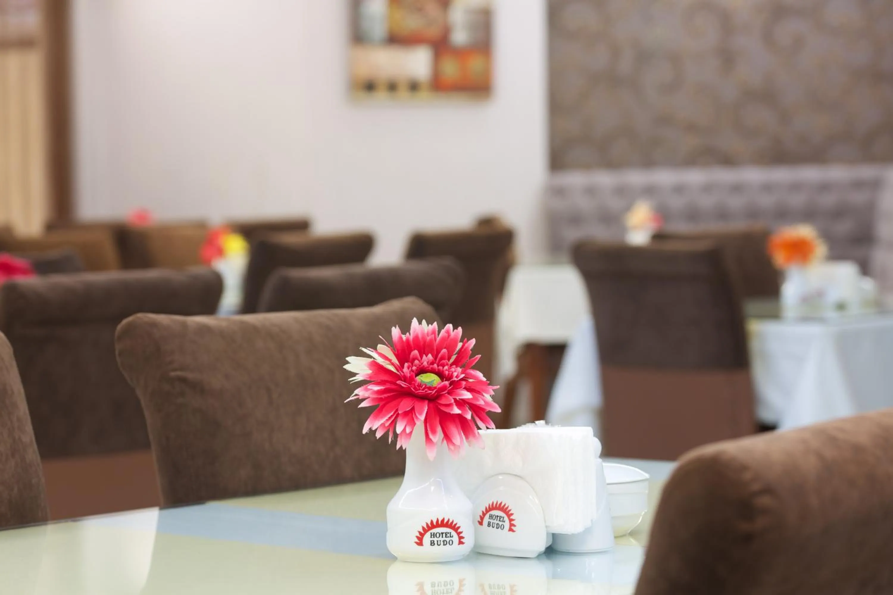 Restaurant/places to eat in Budo Hotel