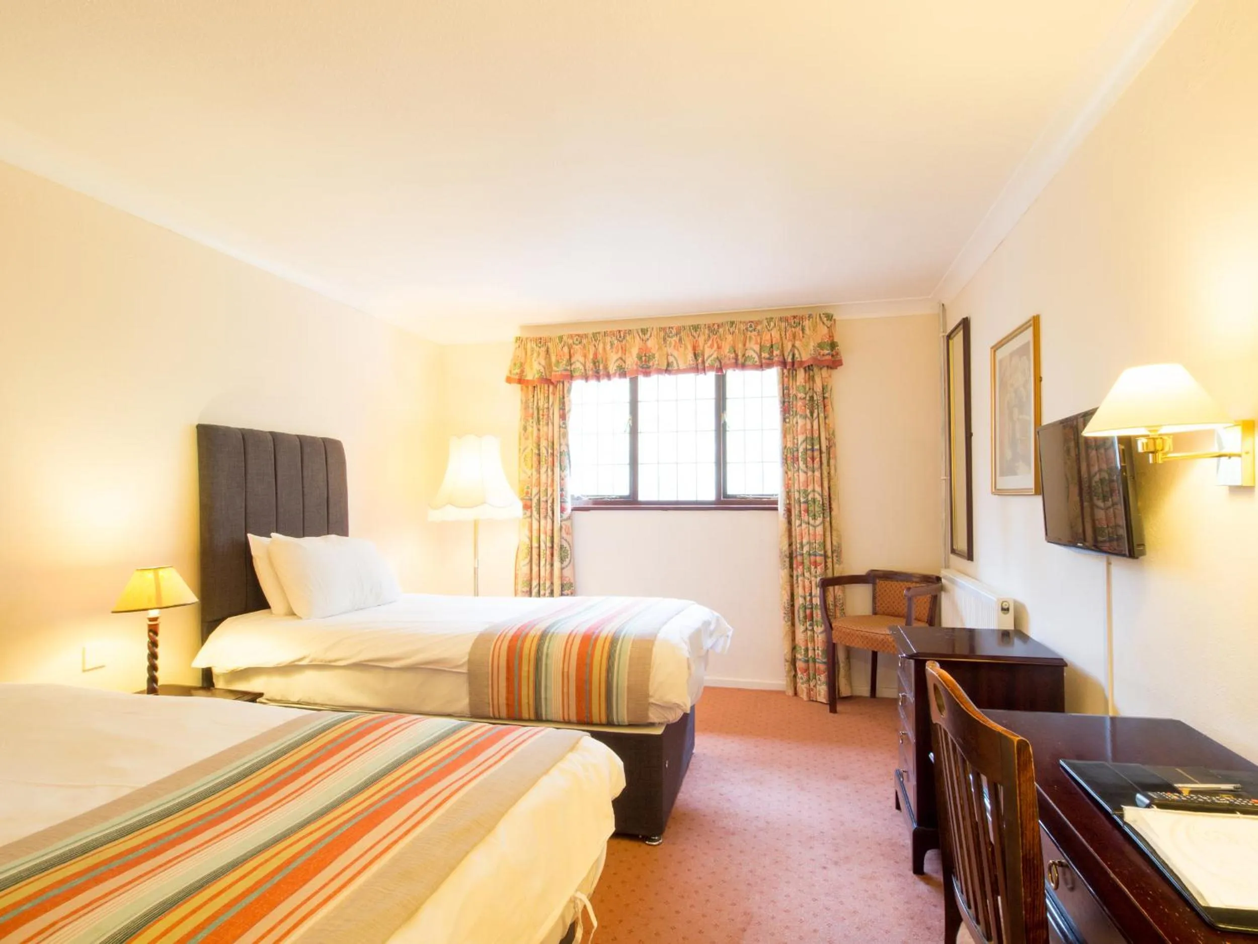 Bed in The Devil's Punchbowl Hotel