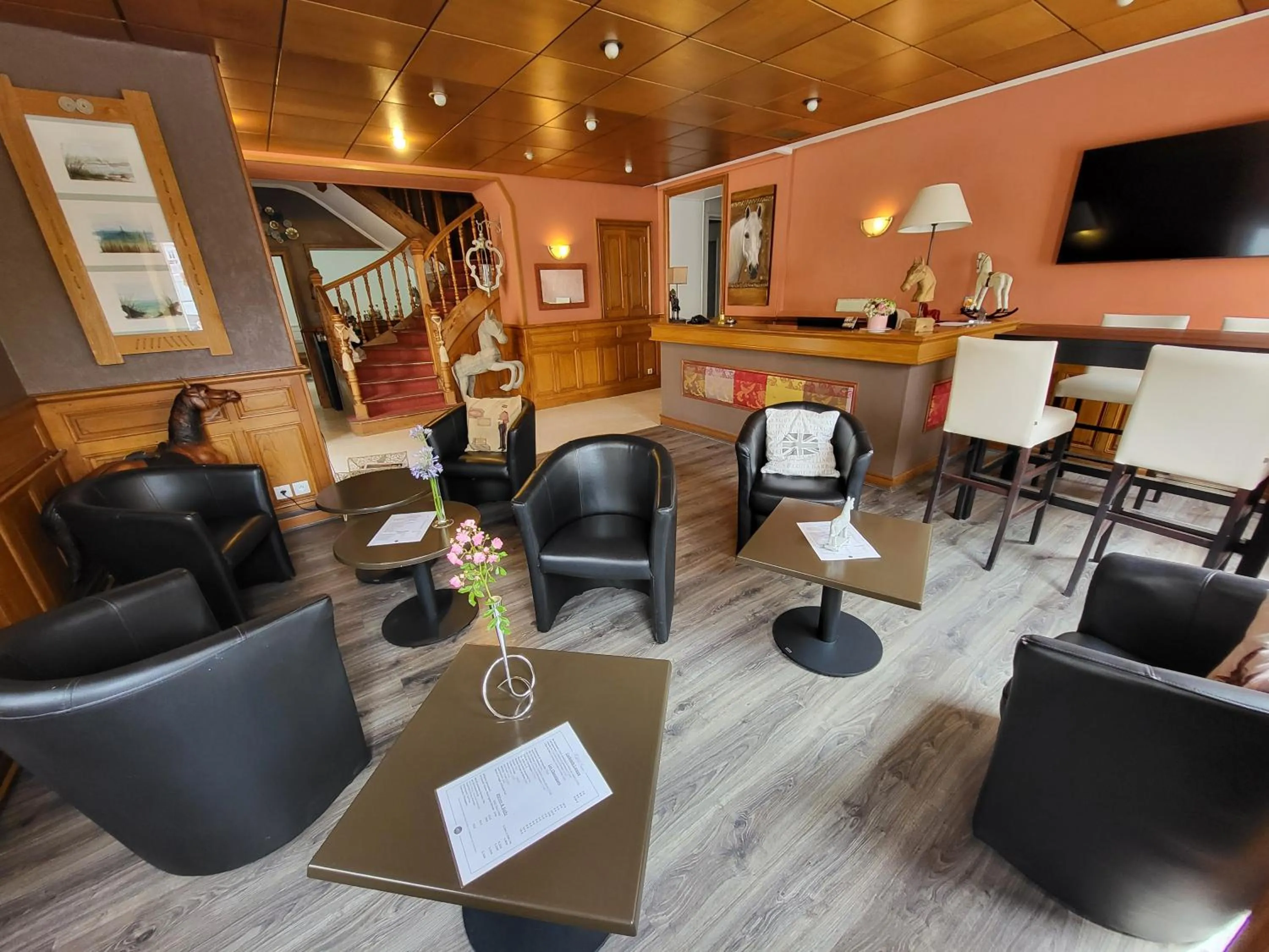 Property building in Logis Hôtel Restaurant de France