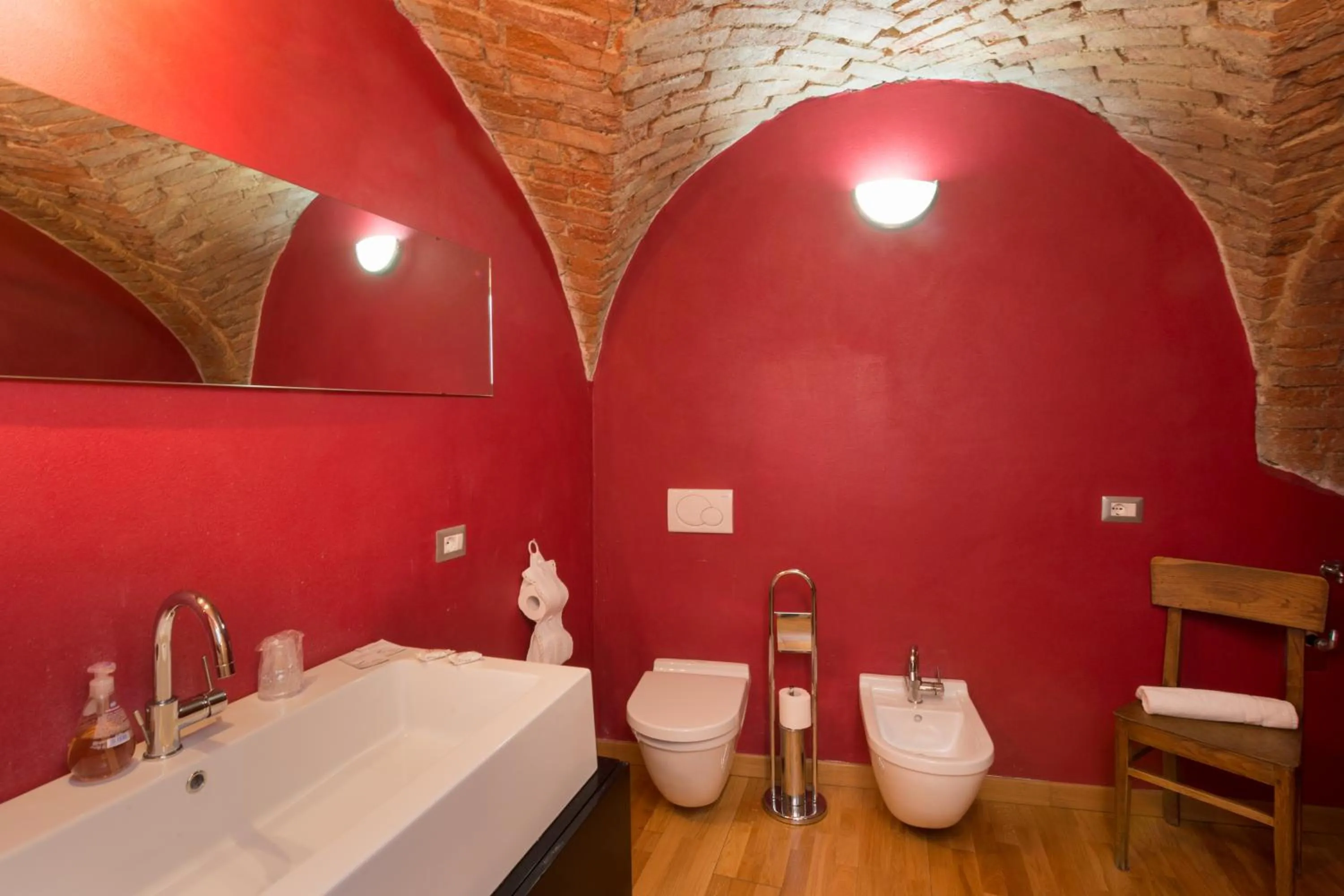 Bathroom in Relais Palazzo Paleologi Sec.XIV