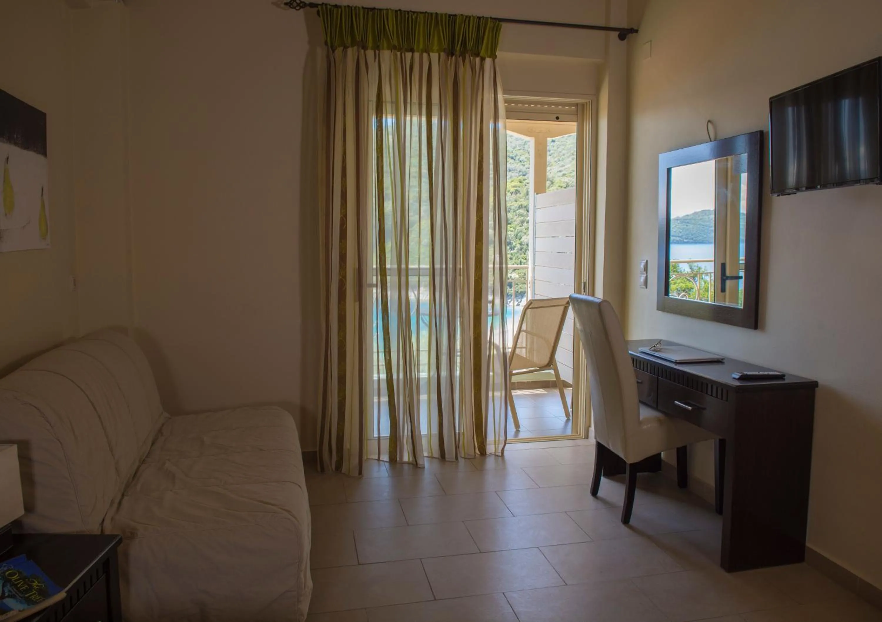 Photo of the whole room in Rouda Village