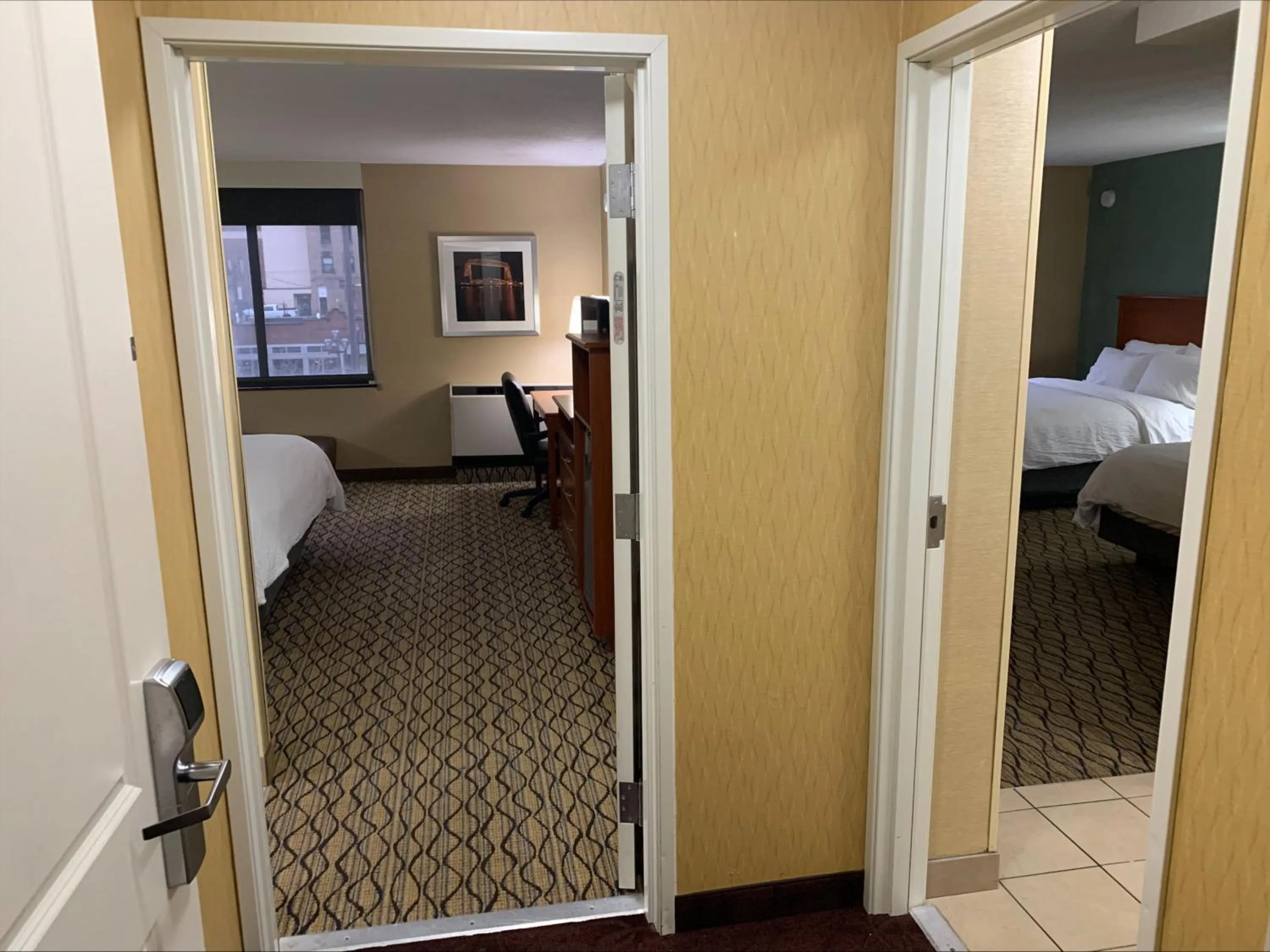 Photo of the whole room, Bed in Holiday Inn & Suites Duluth-Downtown by IHG
