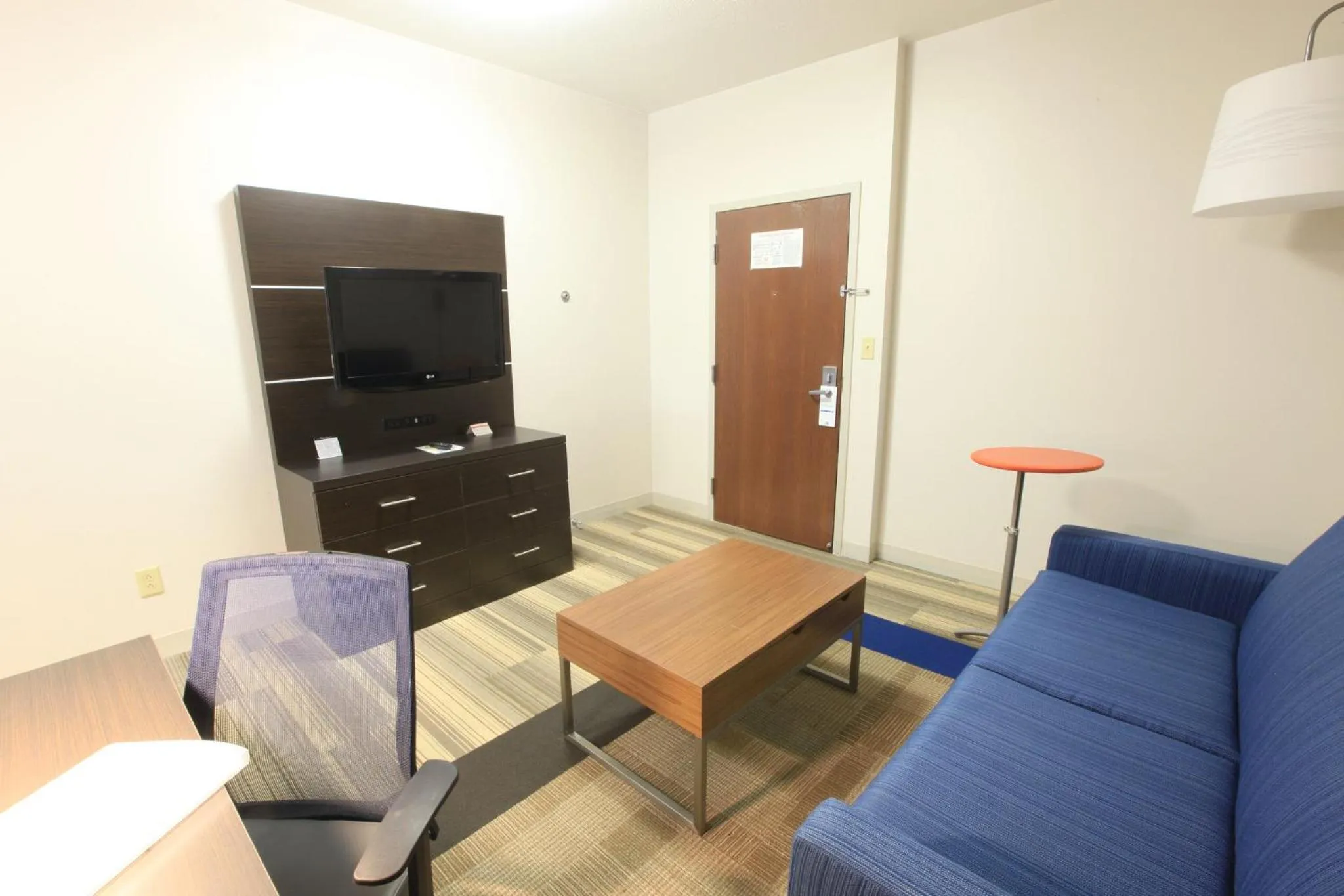 Bedroom in Holiday Inn Express & Suites Chattanooga-Hixson by IHG