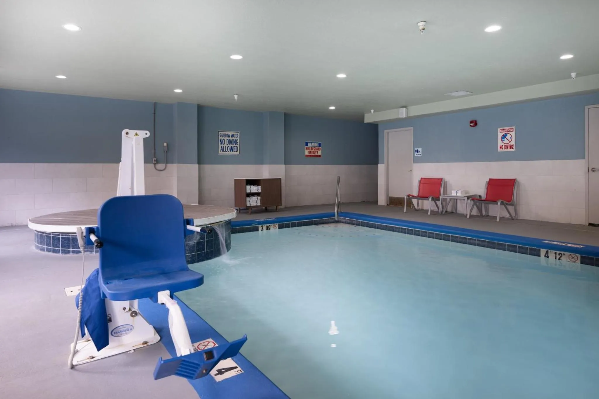 Swimming pool in Holiday Inn Express & Suites Chattanooga-Hixson by IHG