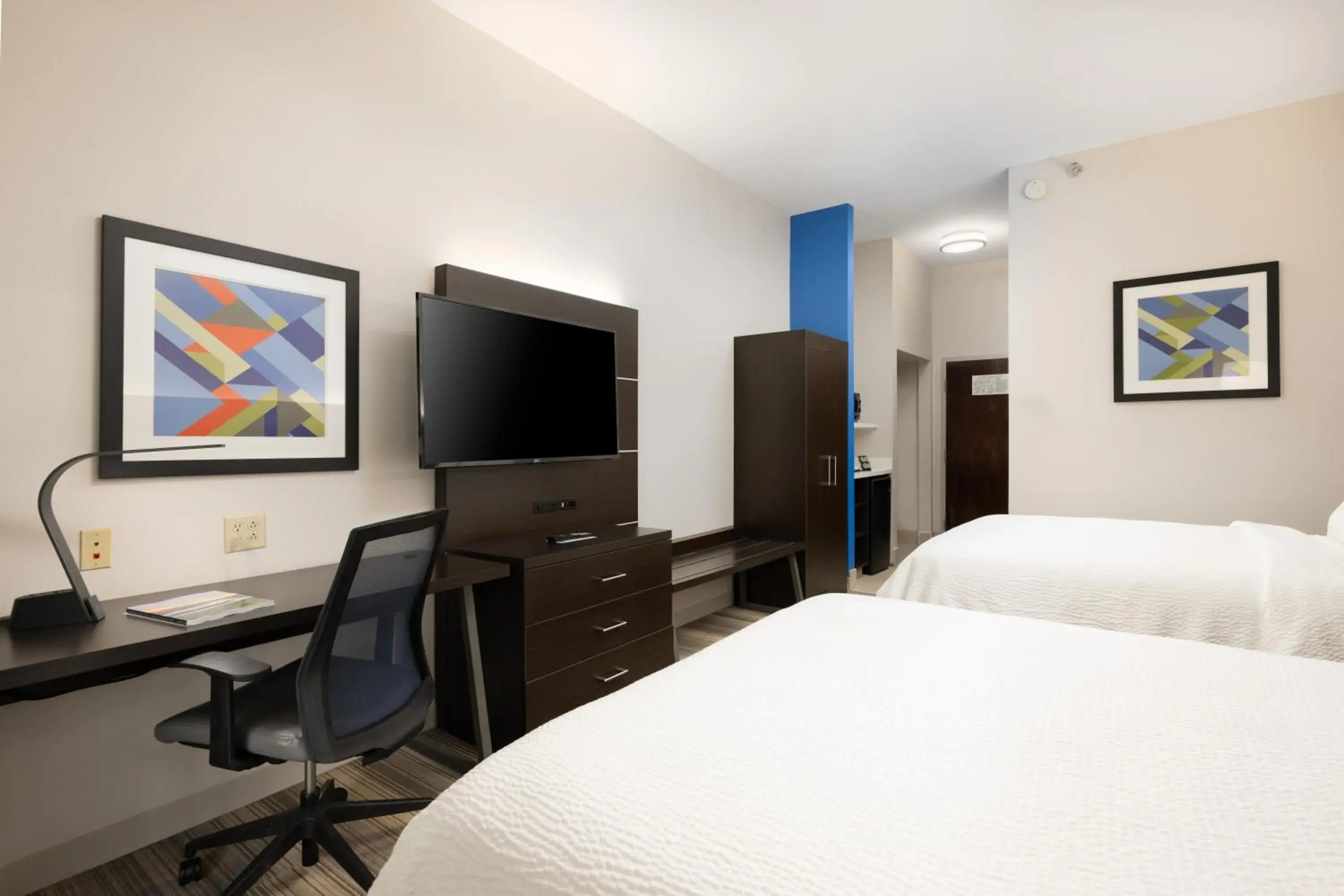 TV and multimedia, Bed in Holiday Inn Express & Suites Chattanooga-Hixson by IHG TV and multimedia, Bed in Holiday Inn Express & Suites Chattanooga-Hixson by IHG