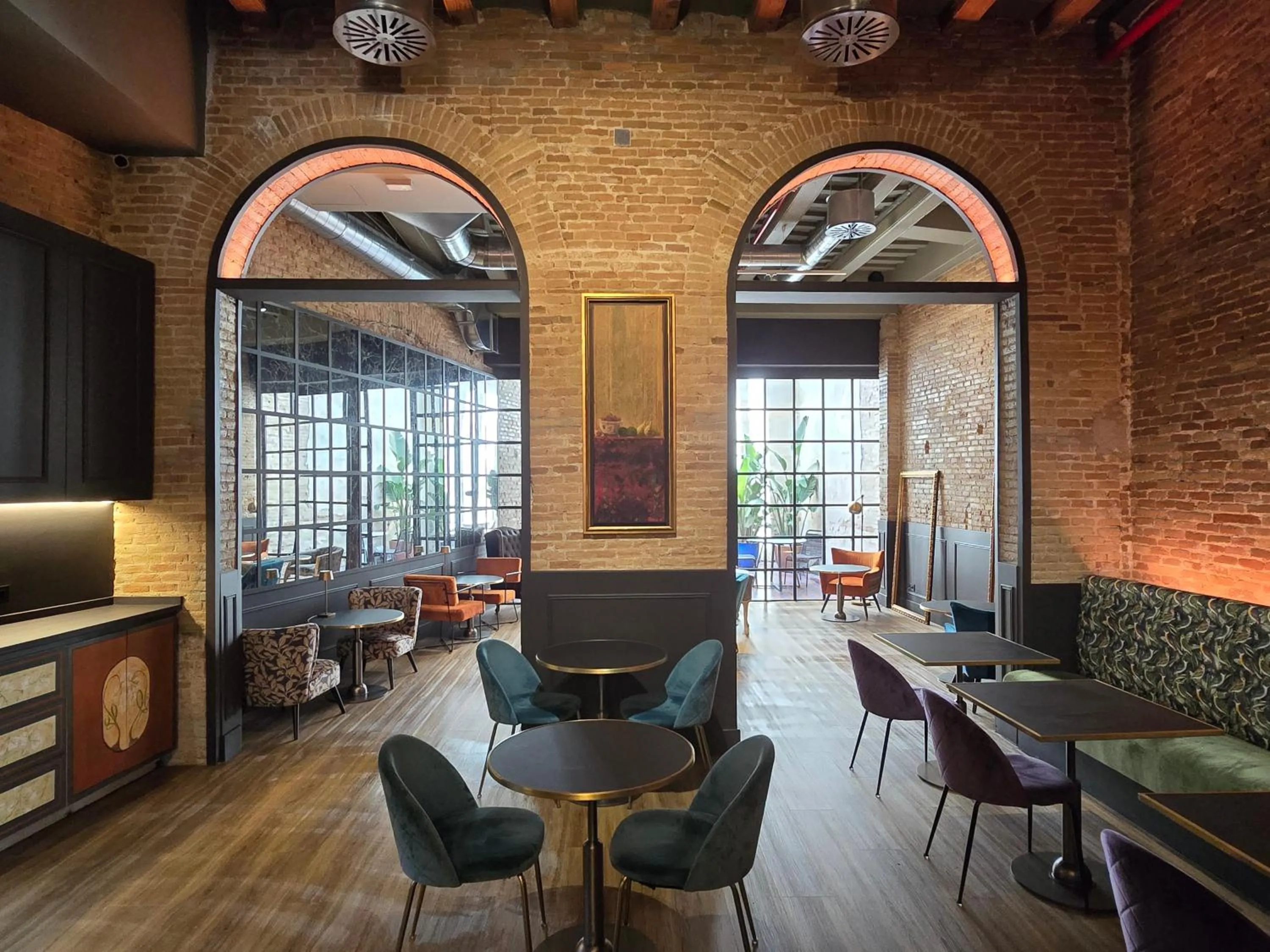 Restaurant/places to eat in Hotel La Pau