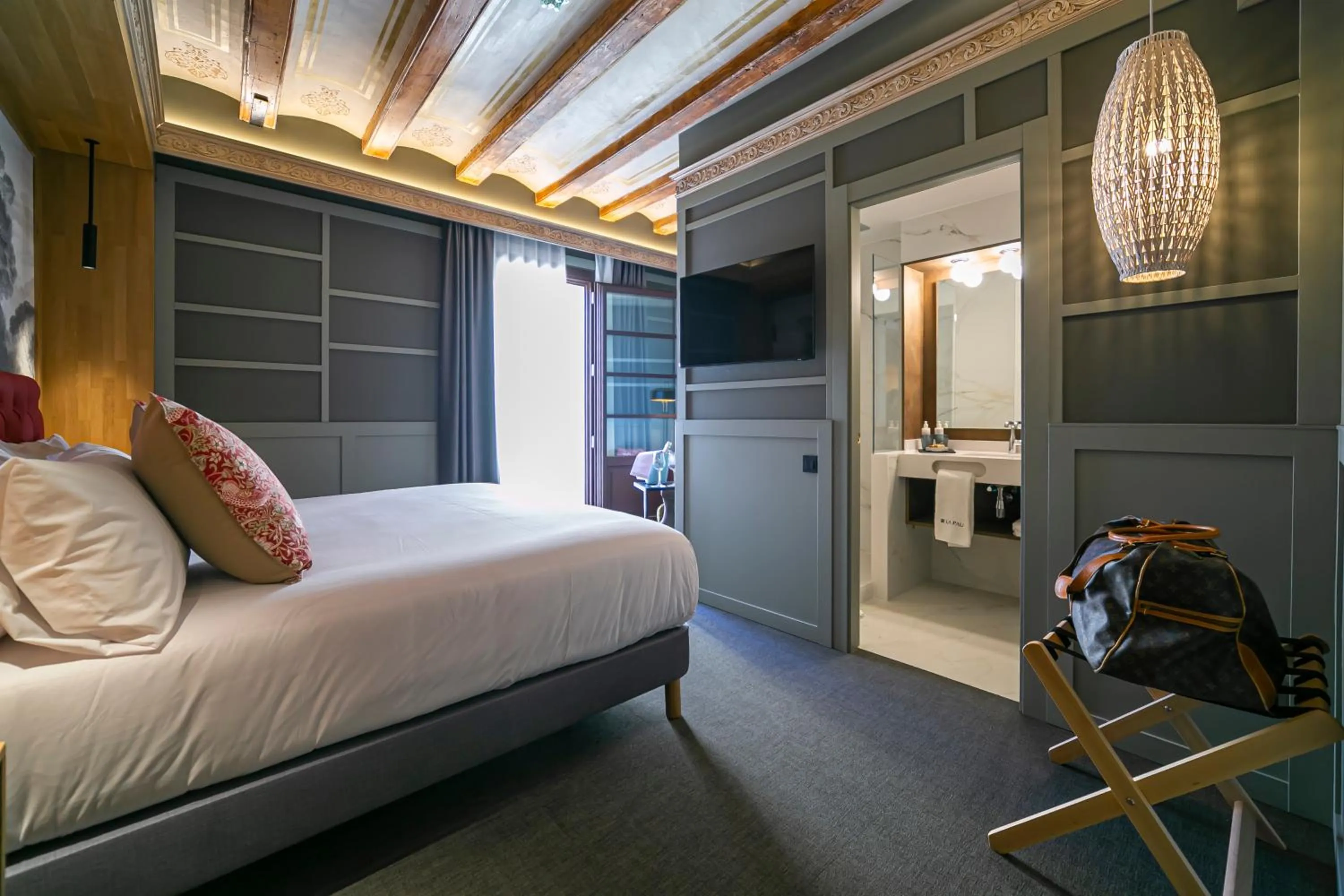 Photo of the whole room, Bed in Hotel La Pau