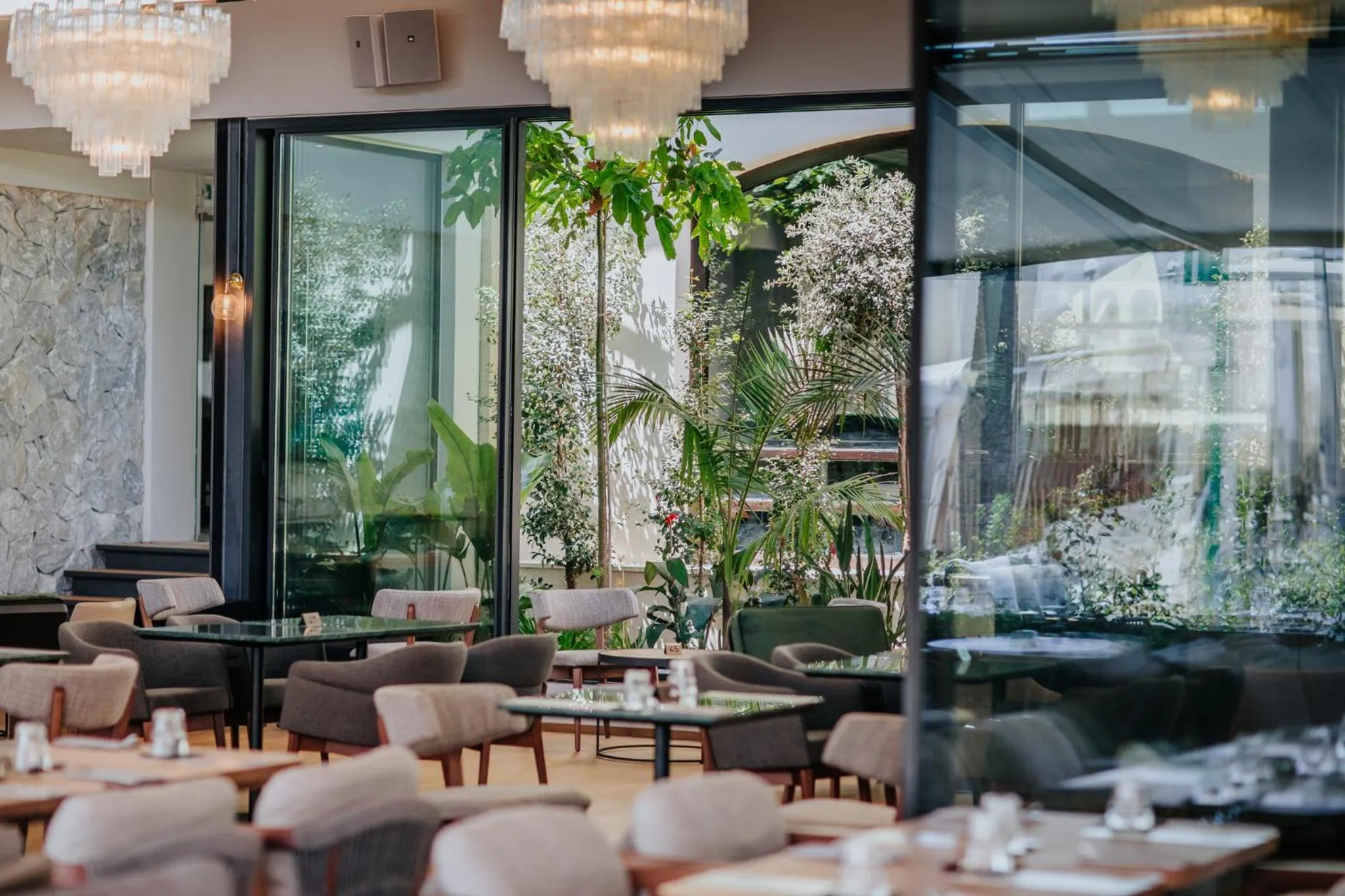 Restaurant/places to eat in Napa Plaza Hotel (Adults Only)