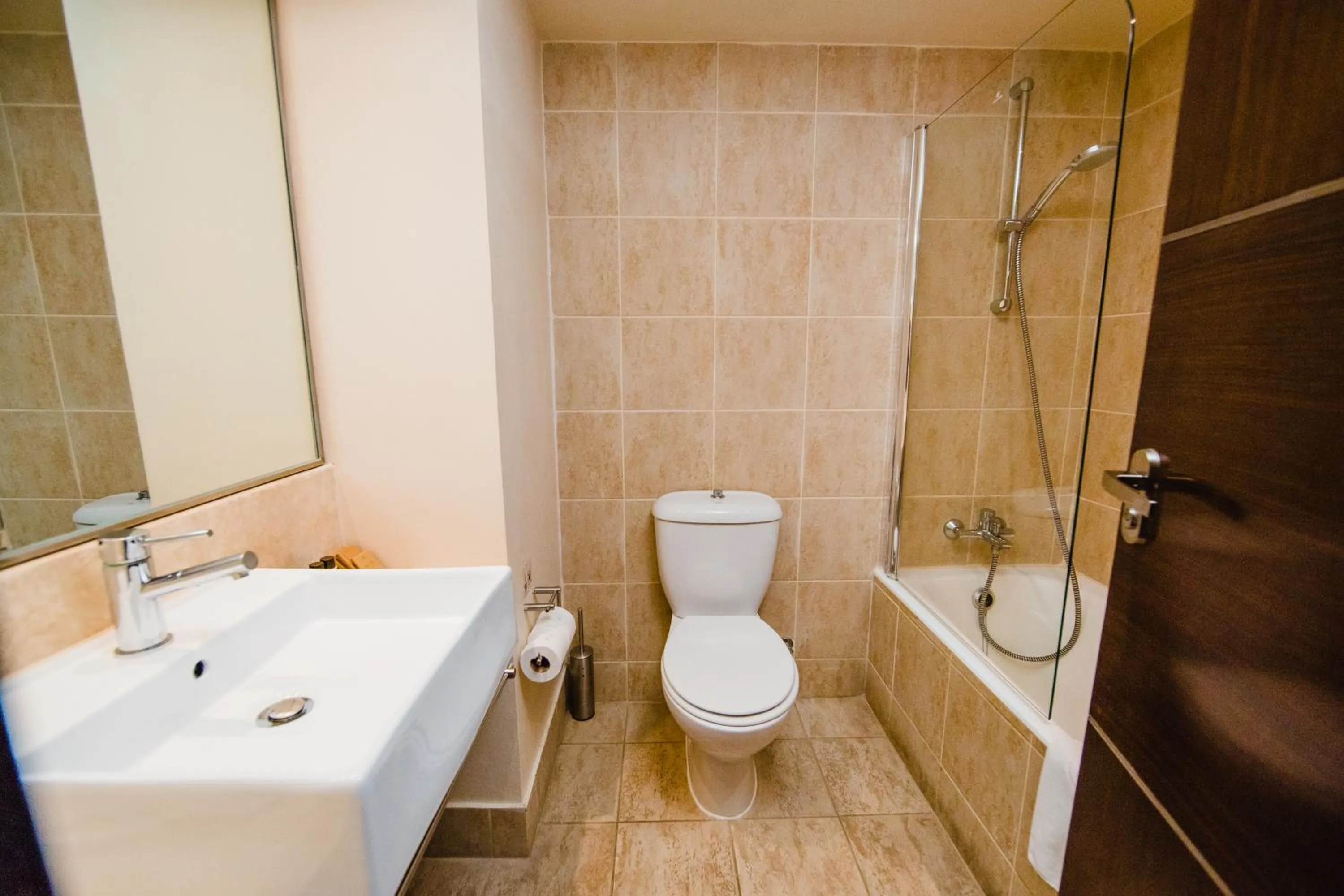 Bathroom in Napa Plaza Hotel (Adults Only)