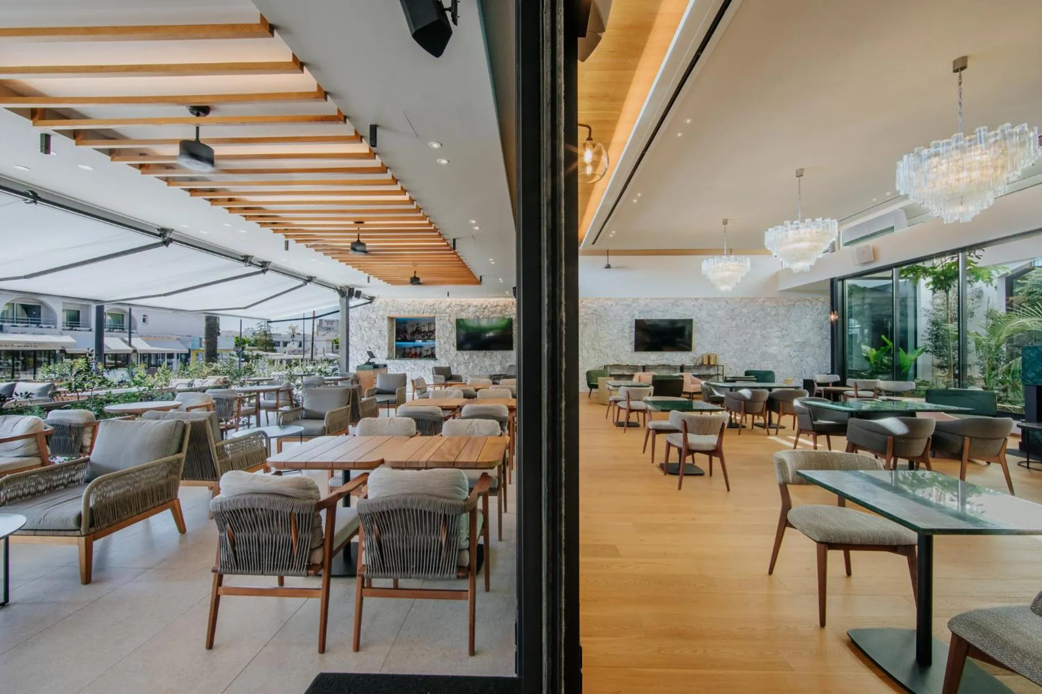 Restaurant/places to eat in Napa Plaza Hotel (Adults Only)