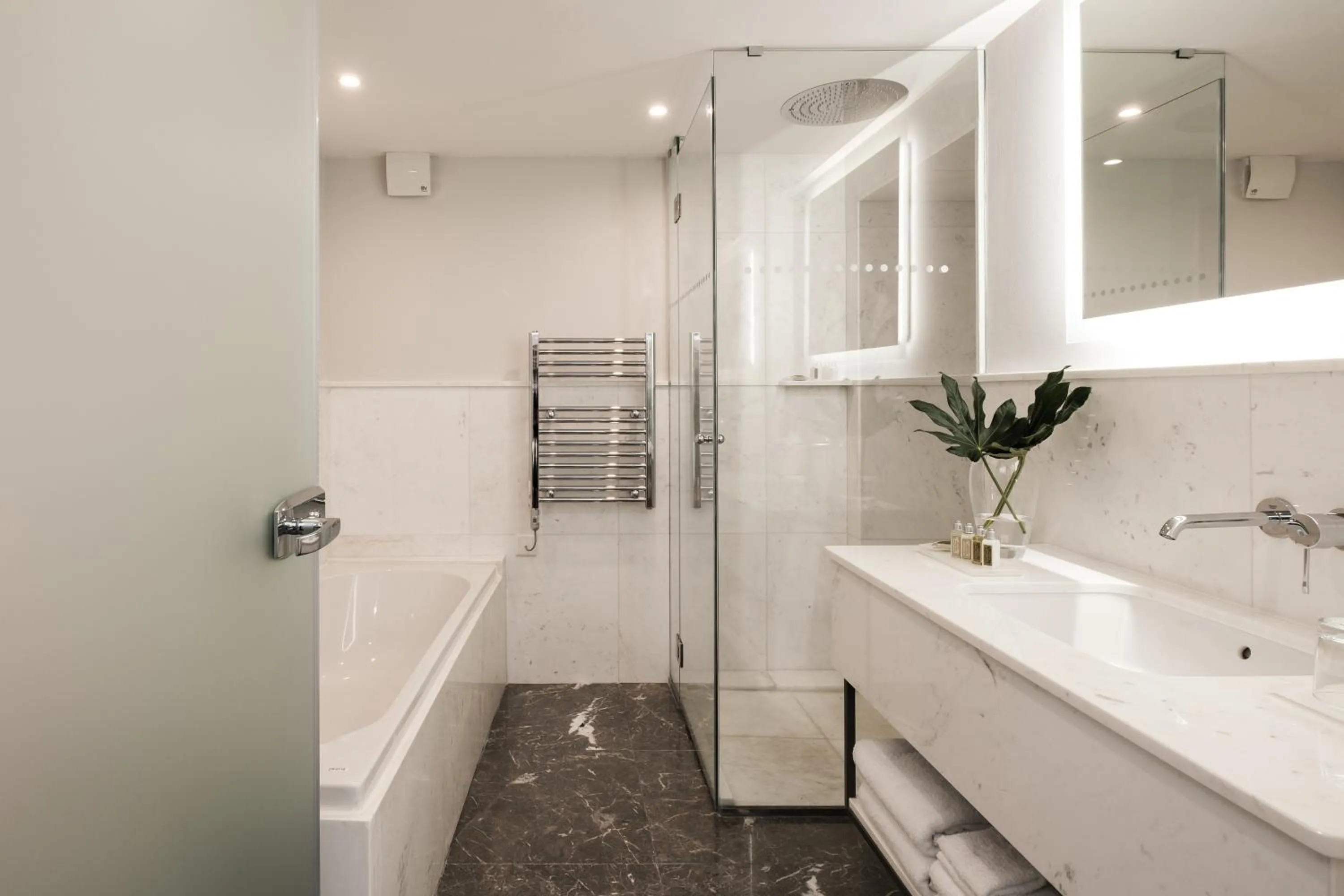 Bathroom in The Xara Palace Relais & Chateaux