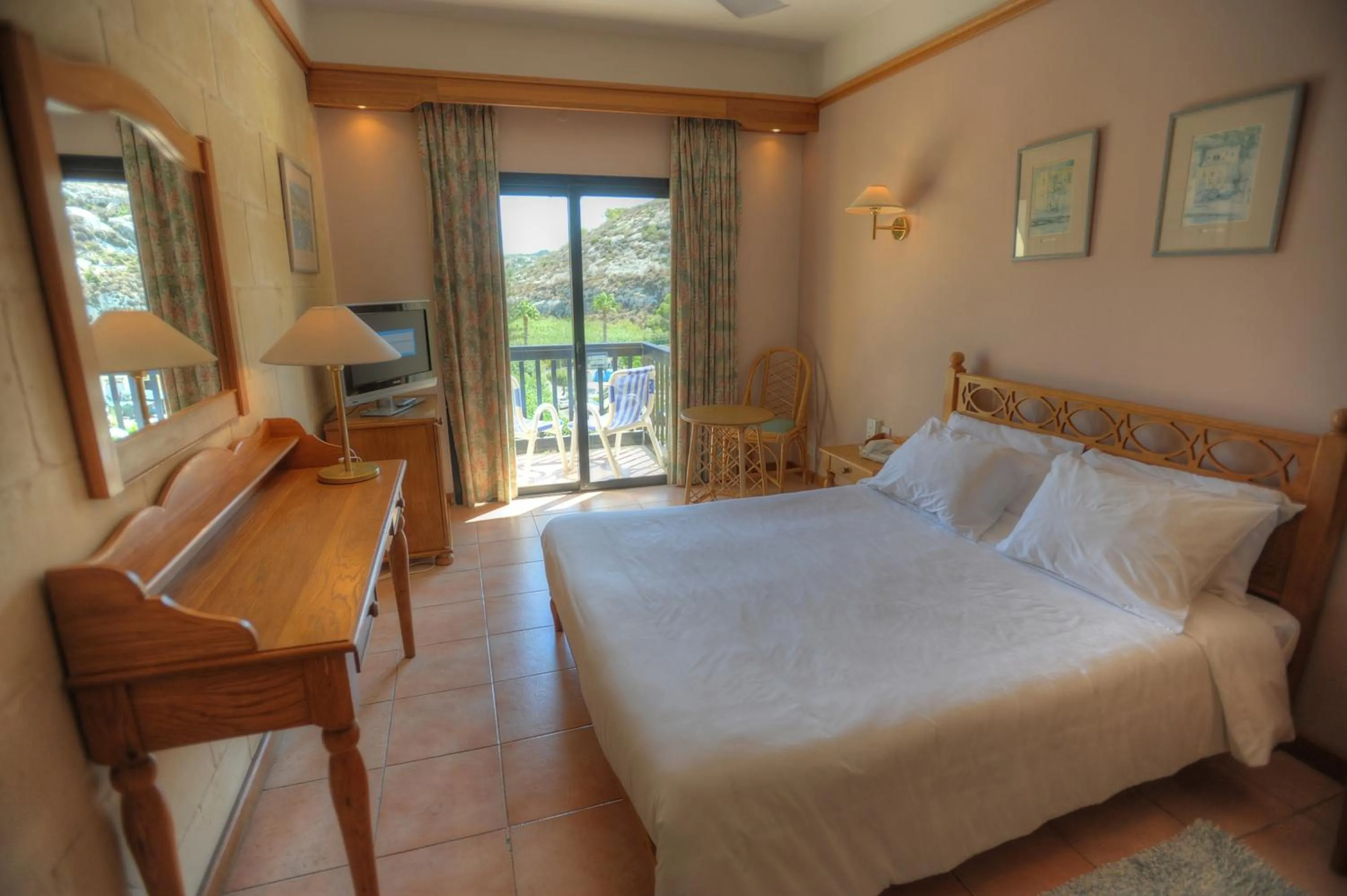 View (from property/room), Bed in St. Patrick's Hotel