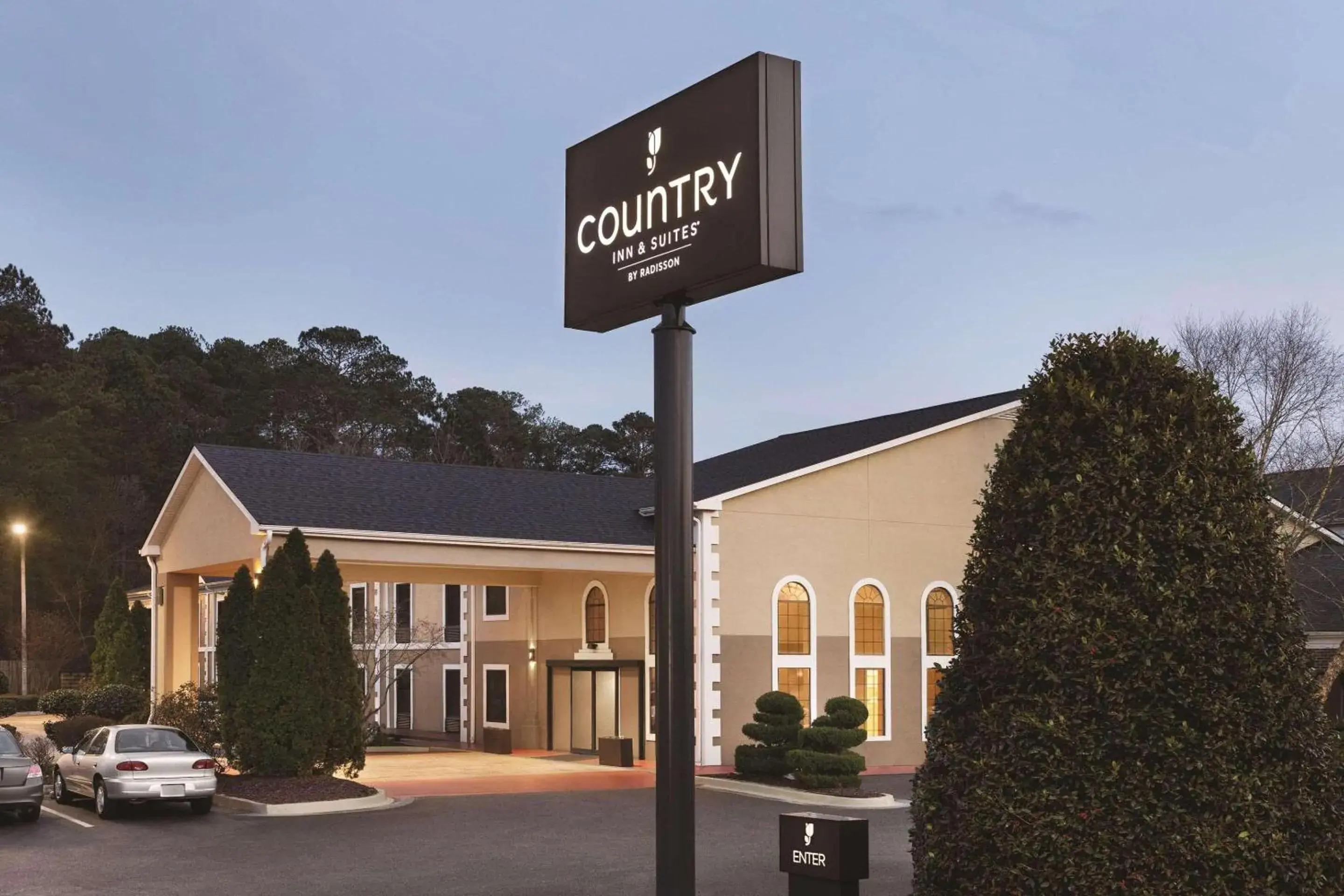 Property building in Country Inn & Suites by Radisson, Griffin, GA Property building in Country Inn & Suites by Radisson, Griffin, GA