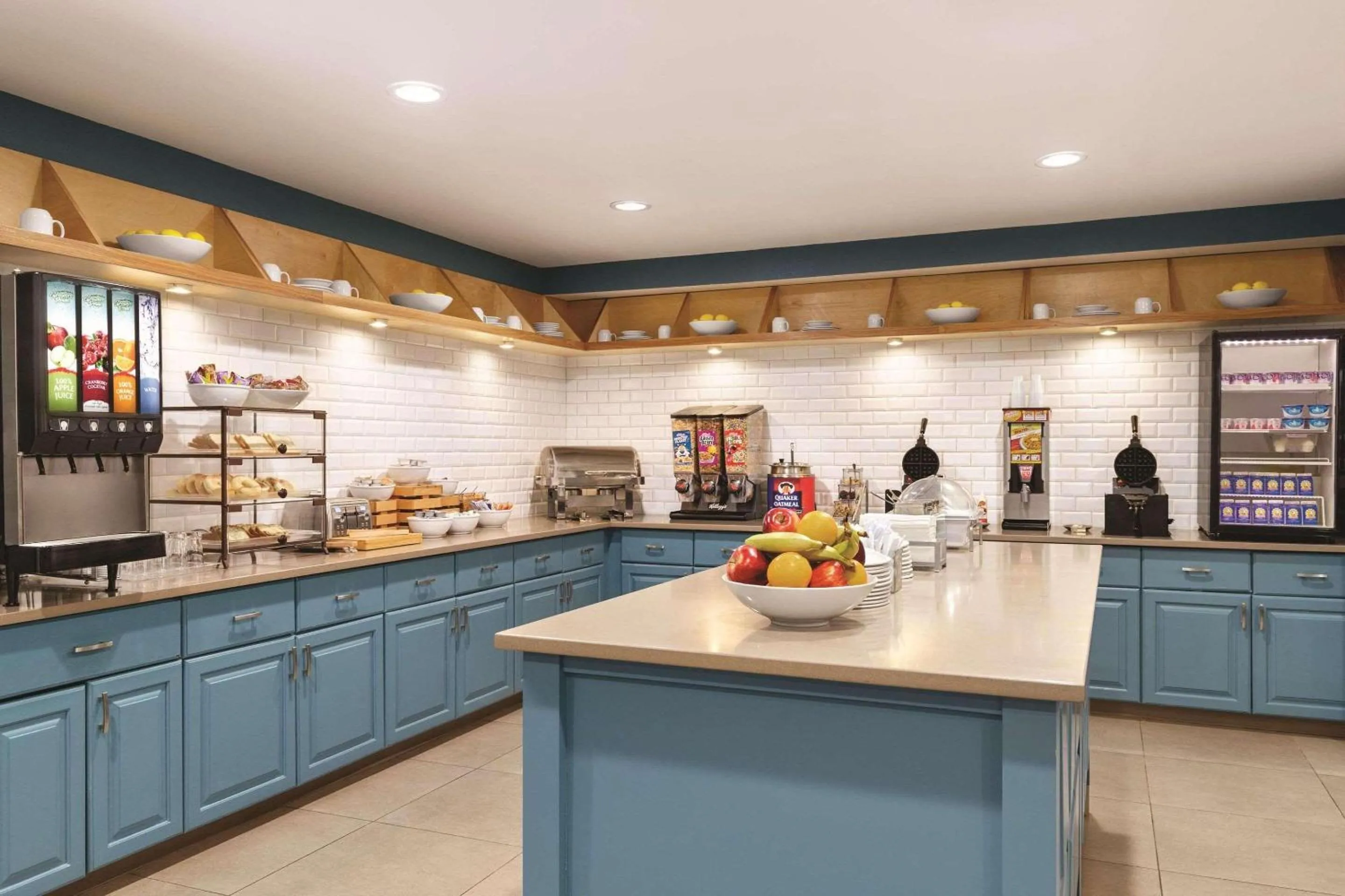 Breakfast in Country Inn & Suites by Radisson, Griffin, GA