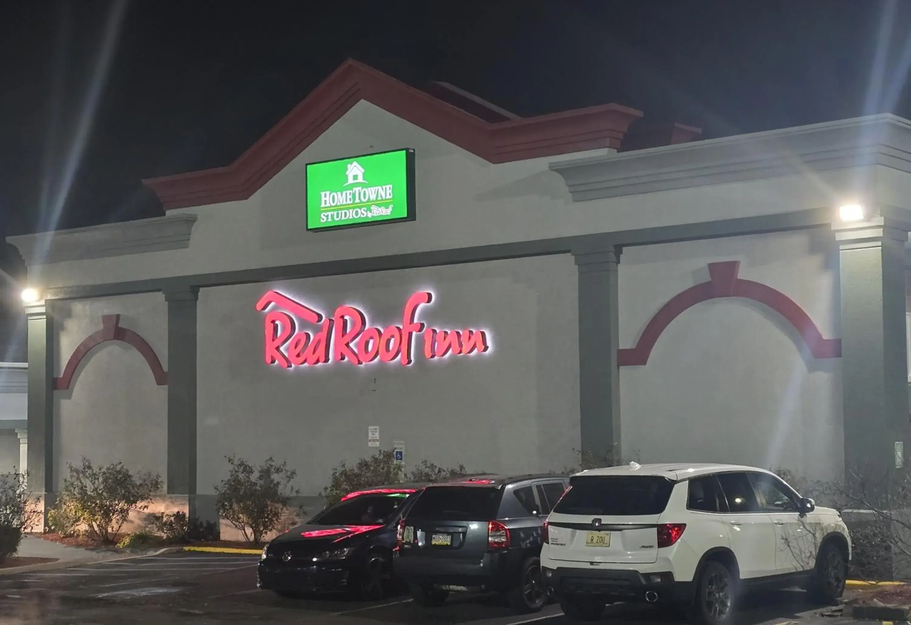 Property building in Red Roof Inn Bordentown - McGuire AFB Property building in Red Roof Inn Bordentown - McGuire AFB