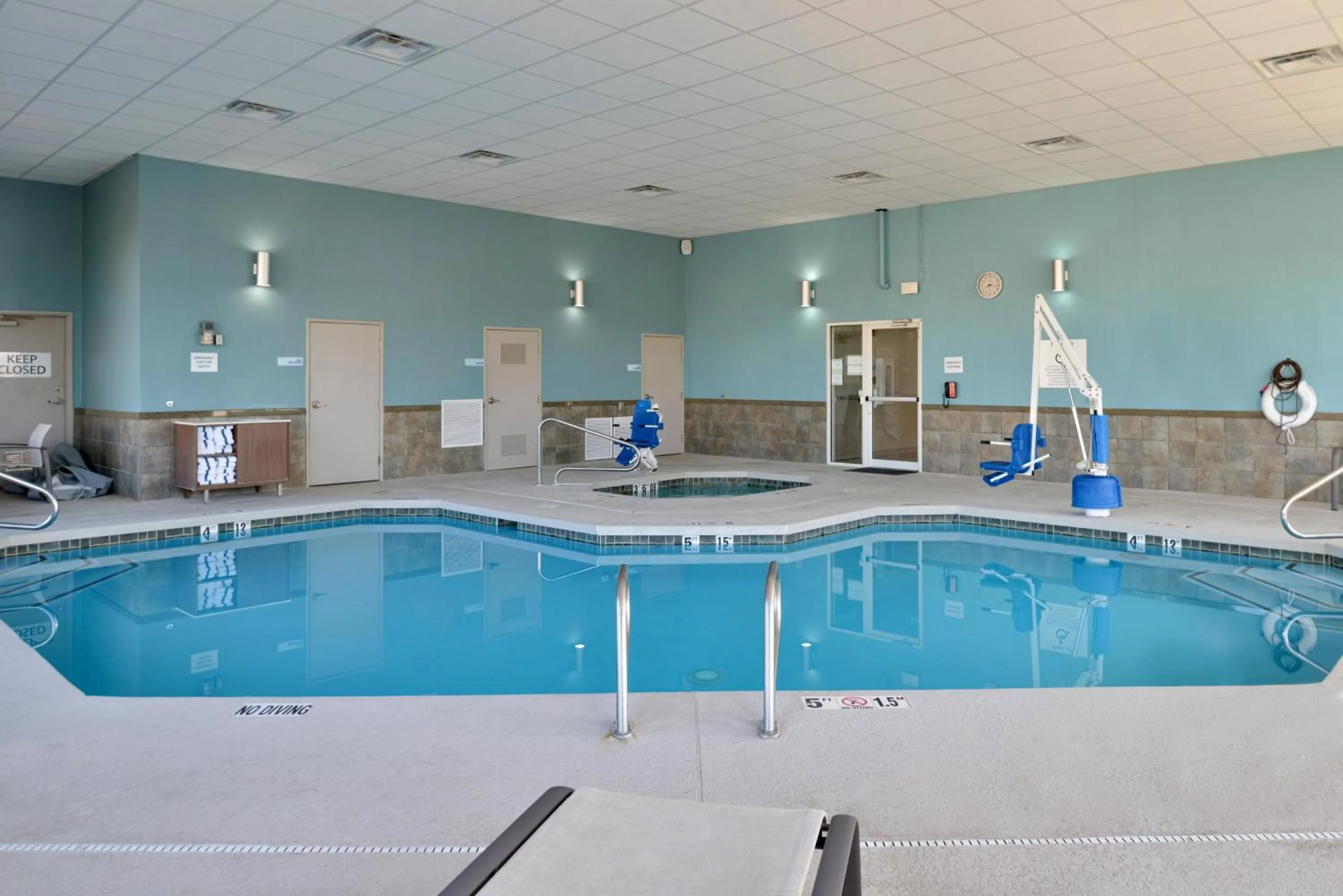 Swimming pool in Holiday Inn Express & Suites Farmington Bloomfield by IHG