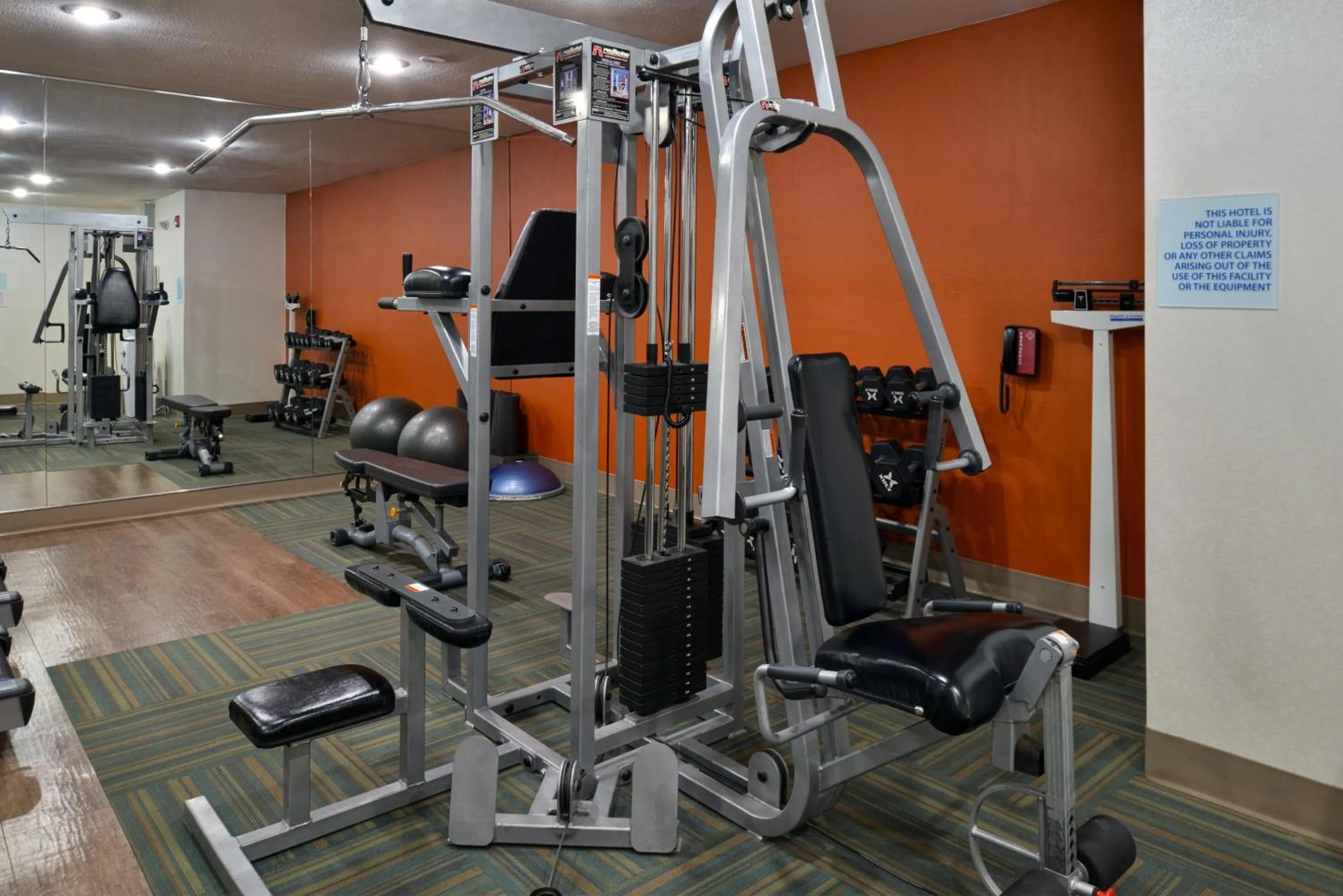 Fitness centre/facilities in Holiday Inn Express & Suites Farmington Bloomfield by IHG