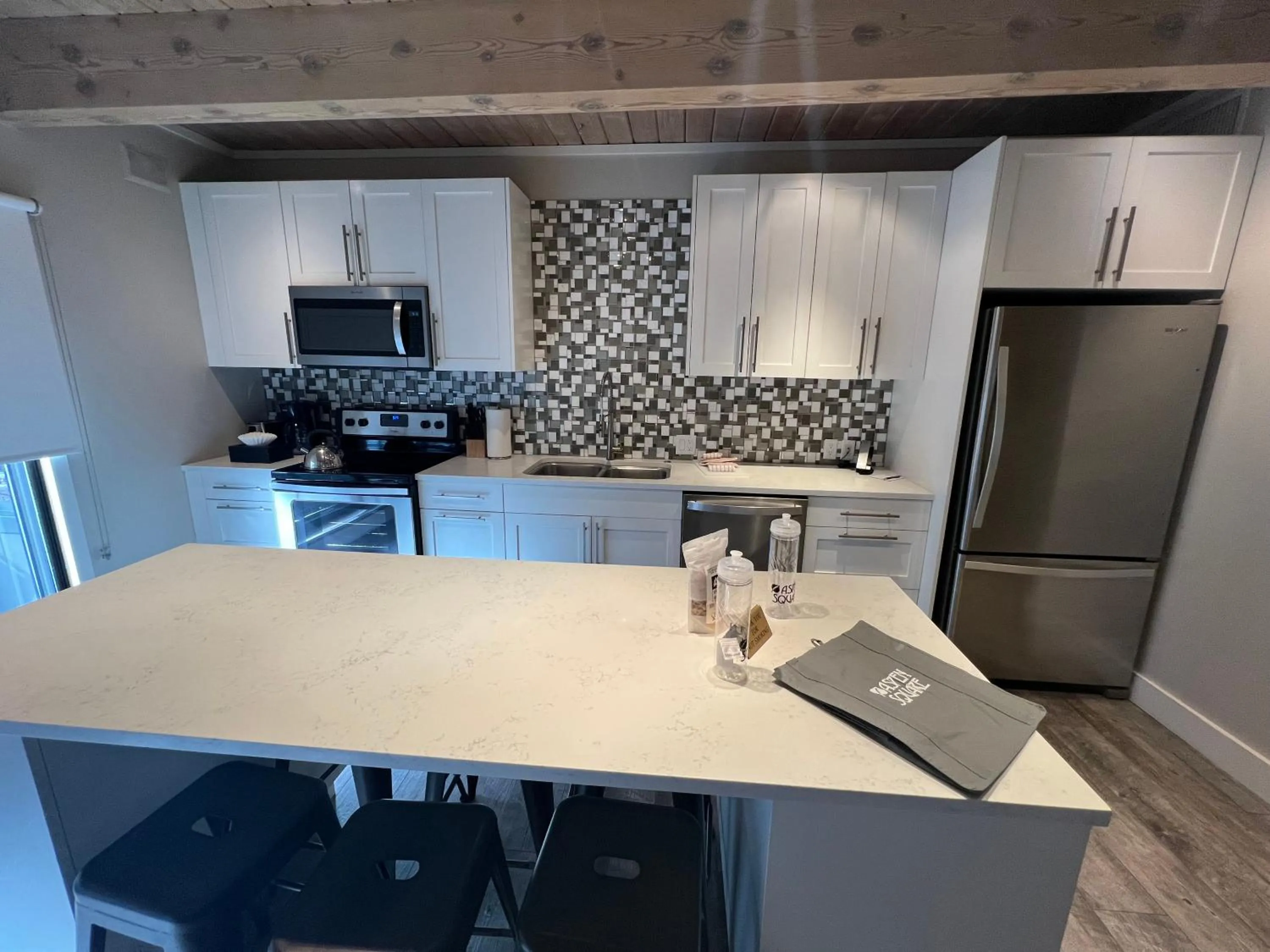 kitchen in Aspen Square Condominium Hotel