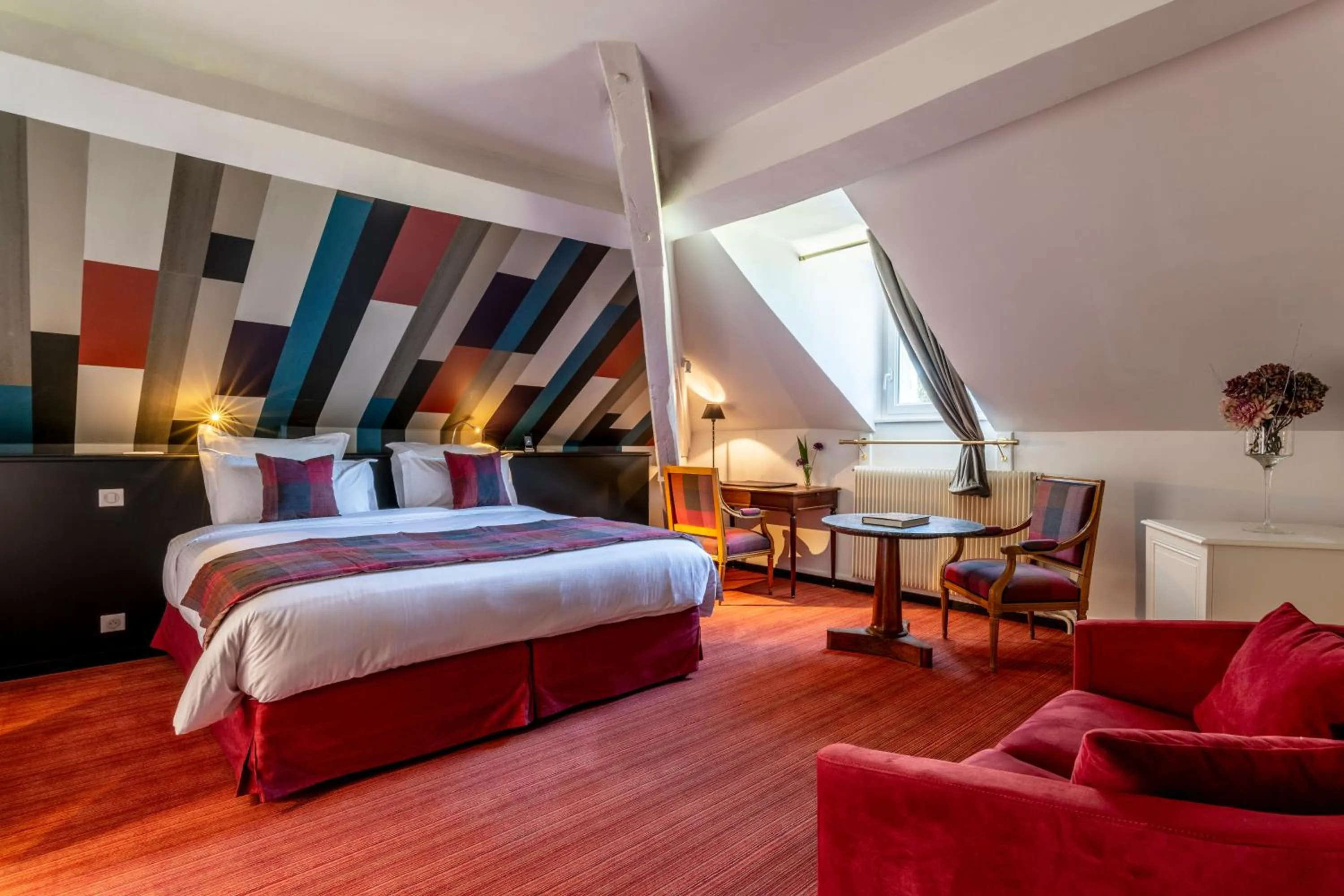 Property building, Bed in La Chapelle Saint Martin