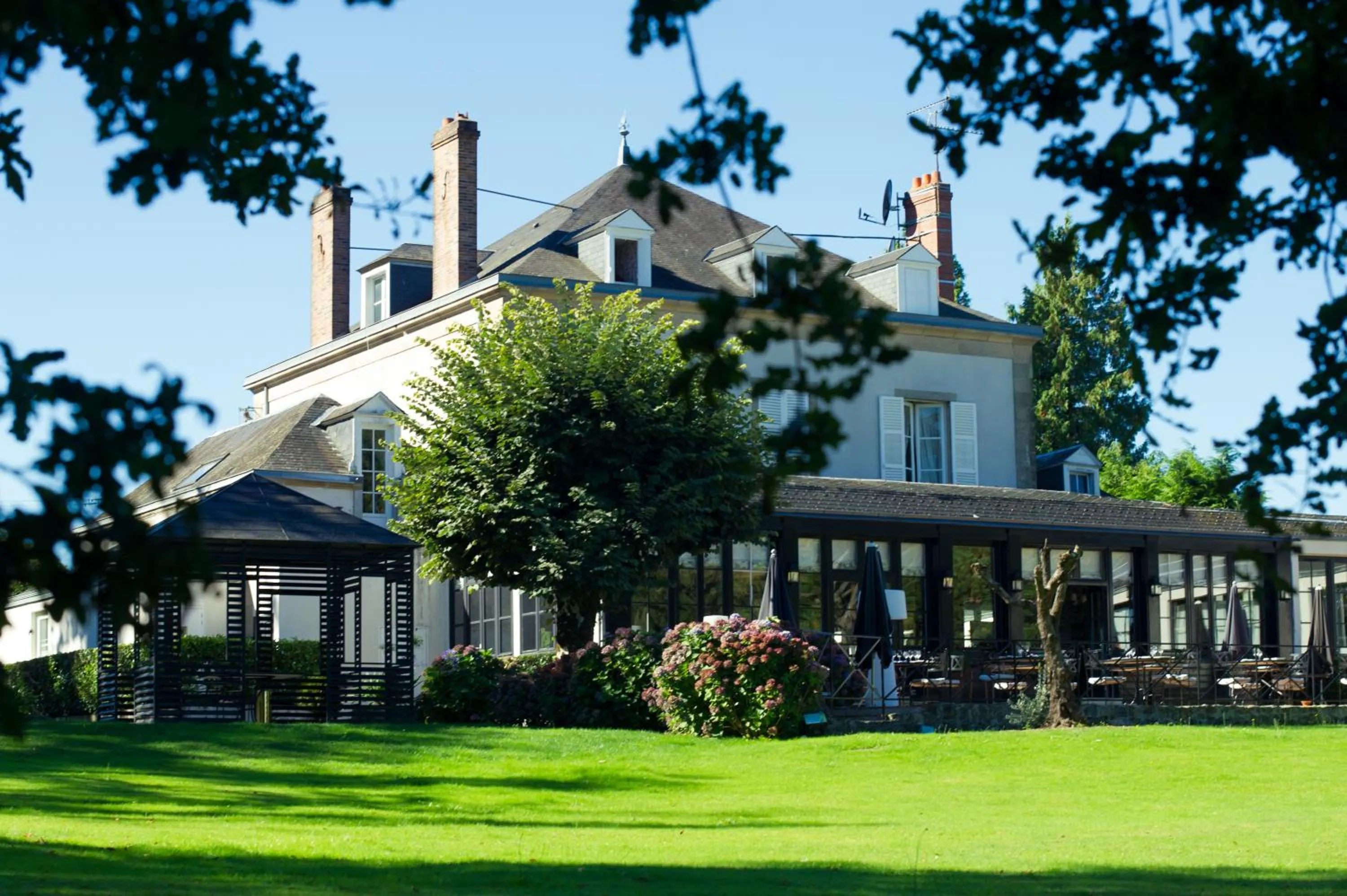 Facade/entrance in La Chapelle Saint Martin