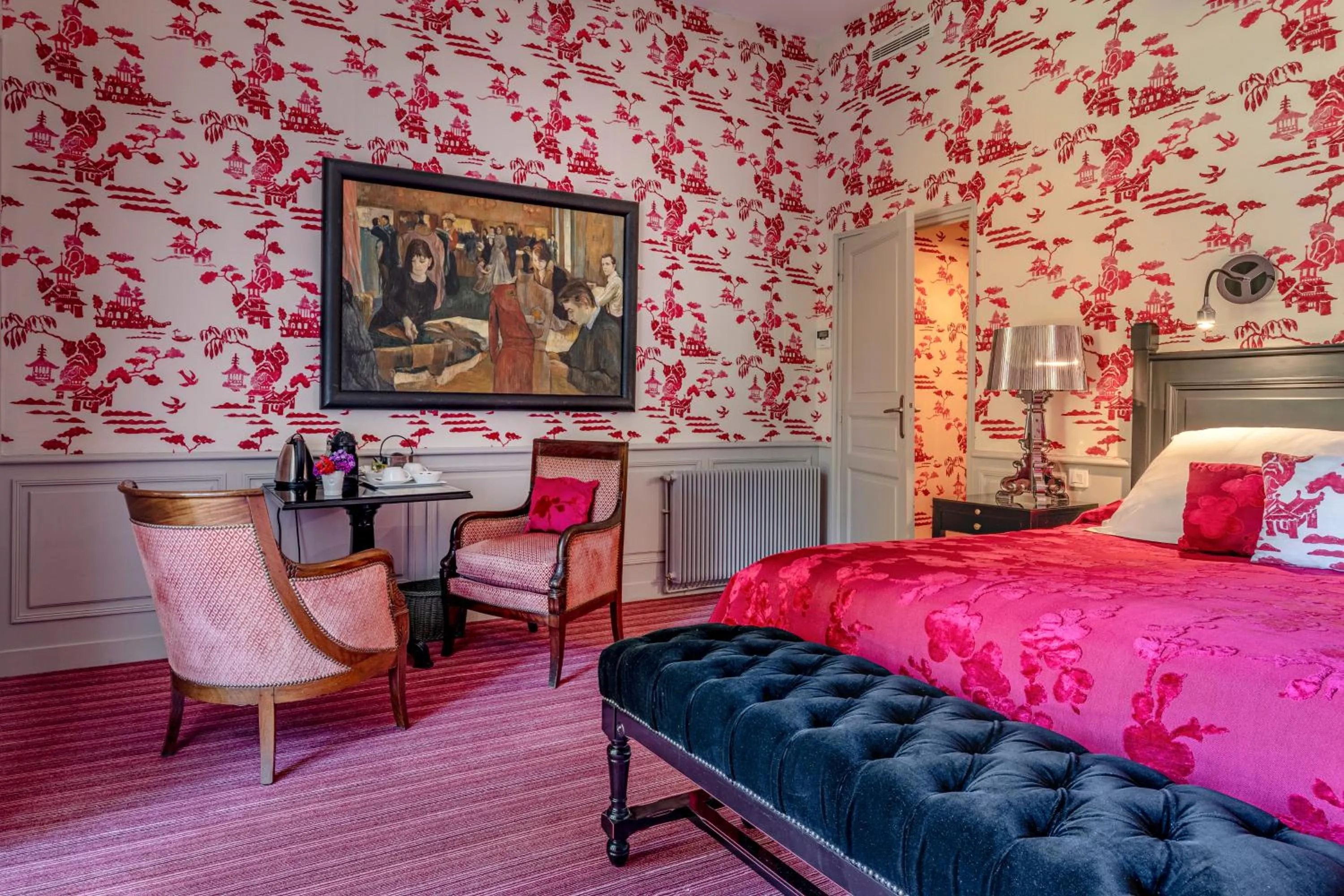 Photo of the whole room, Bed in La Chapelle Saint Martin