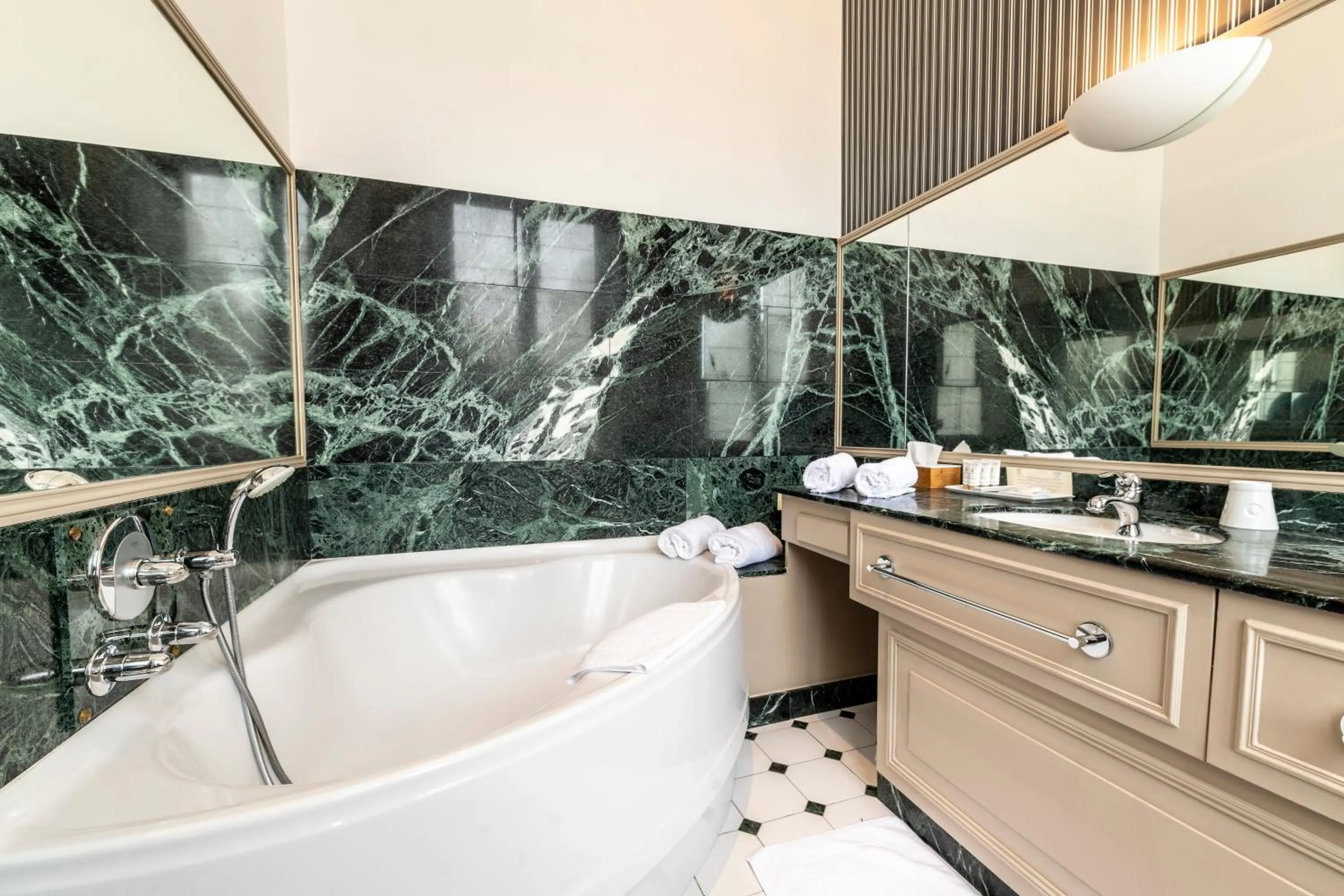 Bathroom in La Chapelle Saint Martin