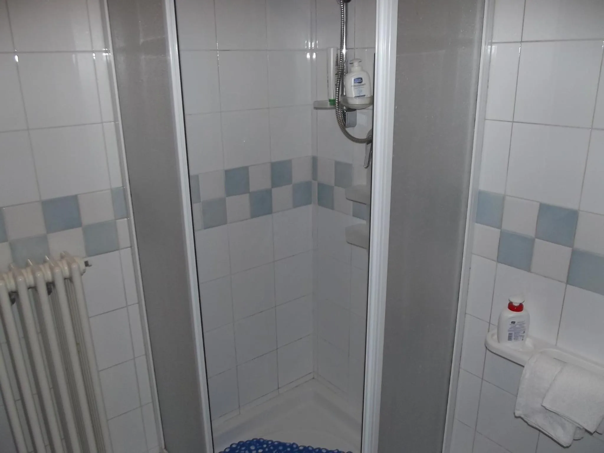 Shower in La Specchia